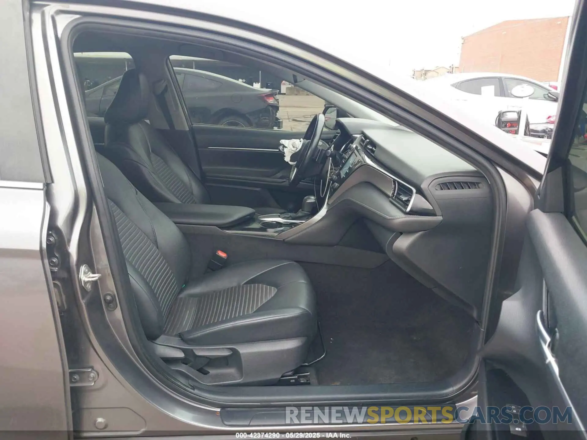 5 fotografías del automóvil dañado 4T1G11AK3LU349972 TOYOTA CAMRY 2020