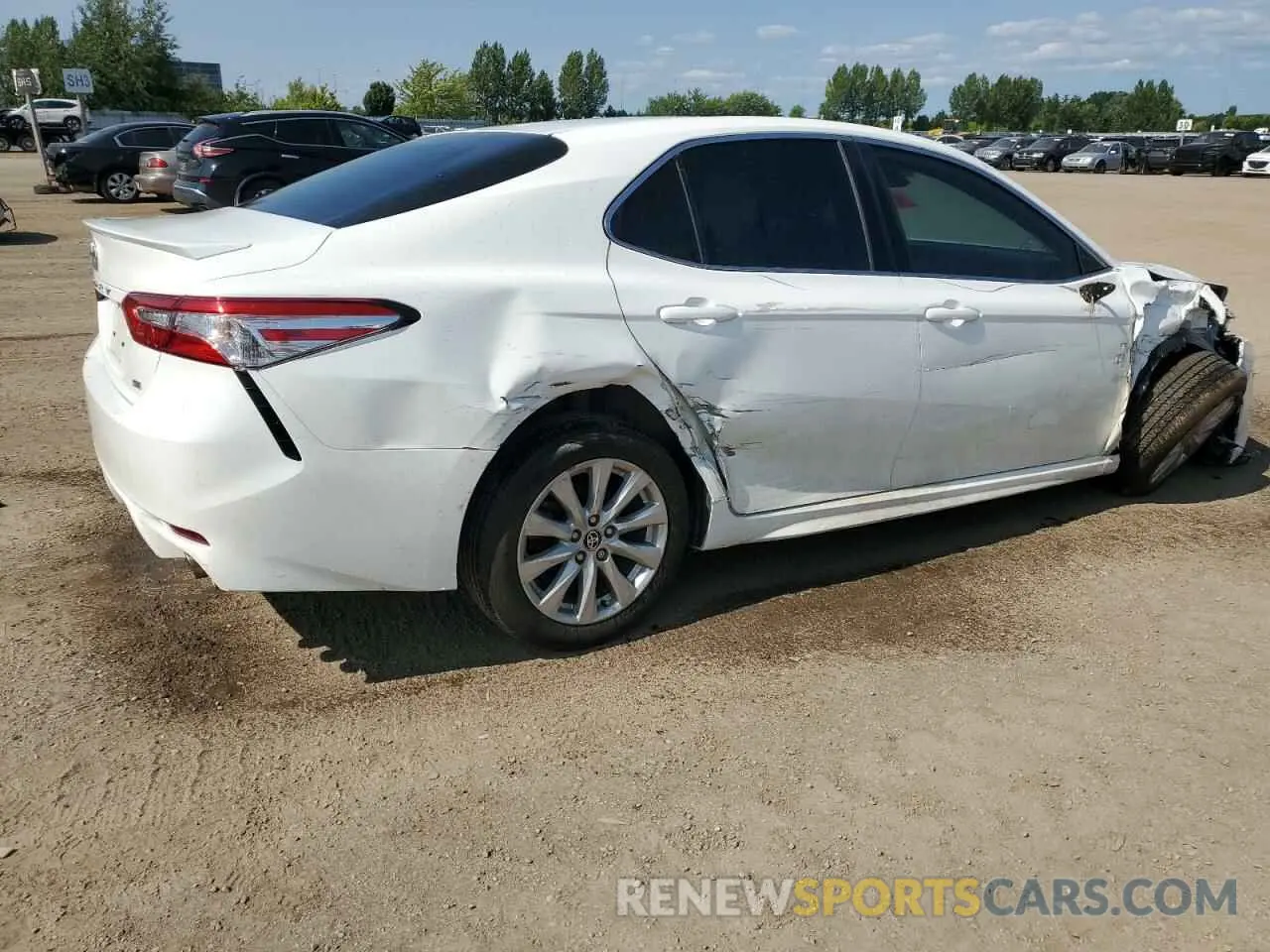 3 fotografías del automóvil dañado 4T1G11AK3LU379019 TOYOTA CAMRY 2020