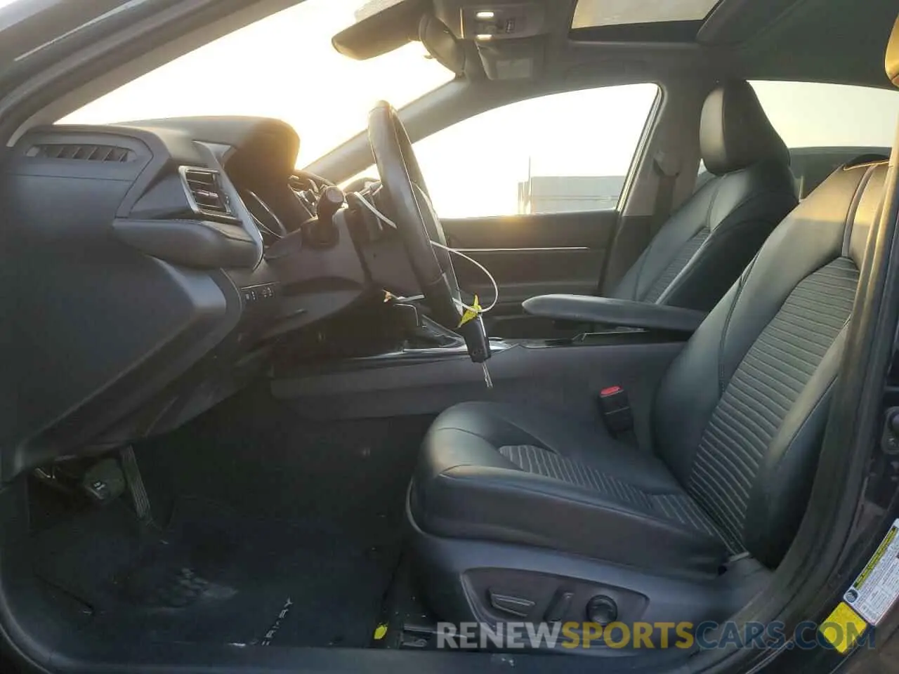 7 fotografías del automóvil dañado 4T1G11AK3LU502141 TOYOTA CAMRY 2020