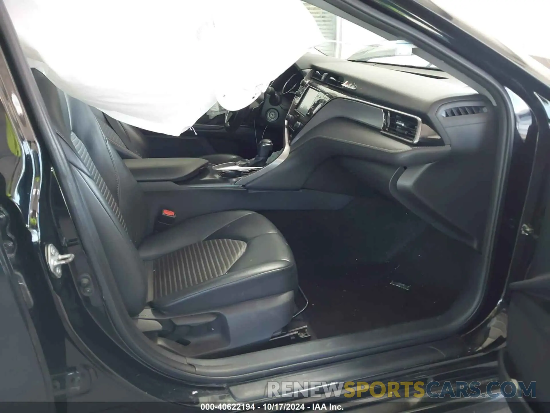 5 fotografías del automóvil dañado 4T1G11AK3LU506612 TOYOTA CAMRY 2020