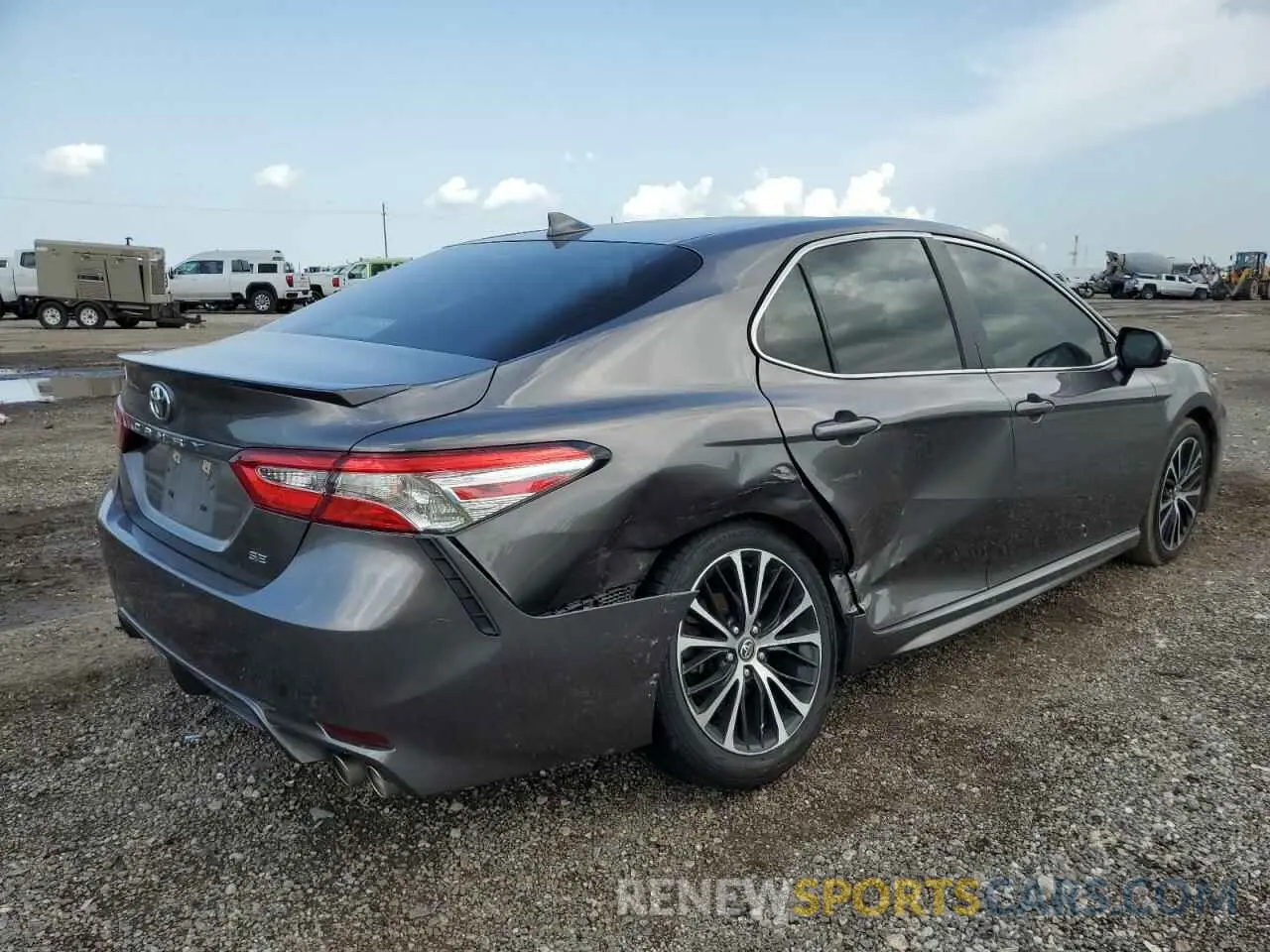 3 fotografías del automóvil dañado 4T1G11AK3LU871646 TOYOTA CAMRY 2020