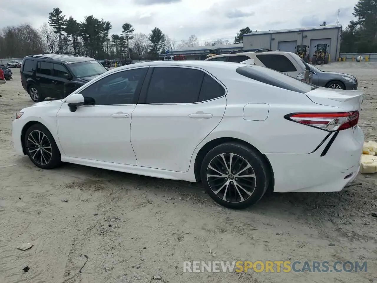 2 fotografías del automóvil dañado 4T1G11AK3LU877172 TOYOTA CAMRY 2020