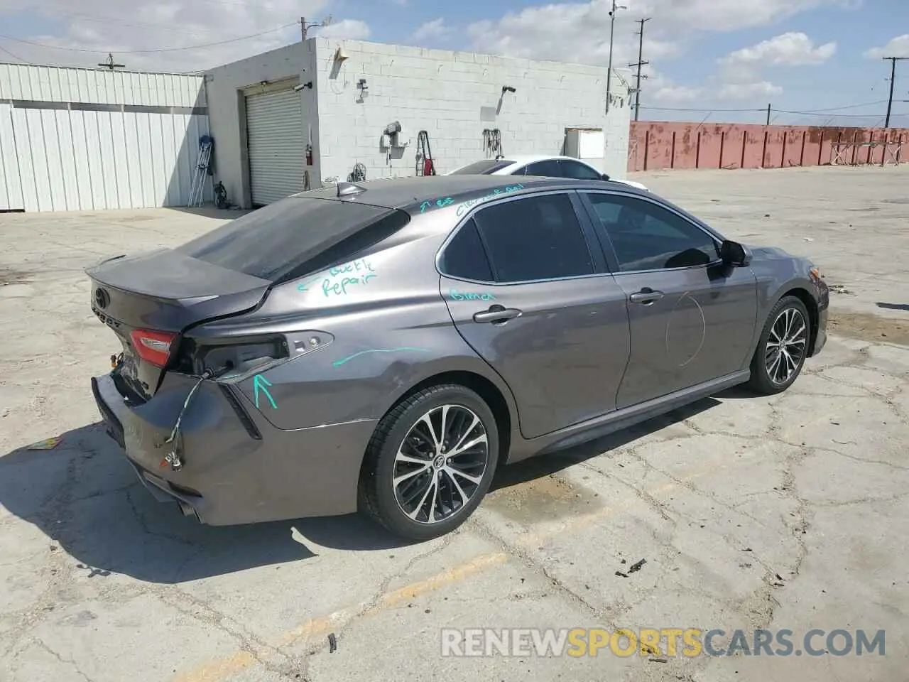 3 fotografías del automóvil dañado 4T1G11AK3LU877883 TOYOTA CAMRY 2020