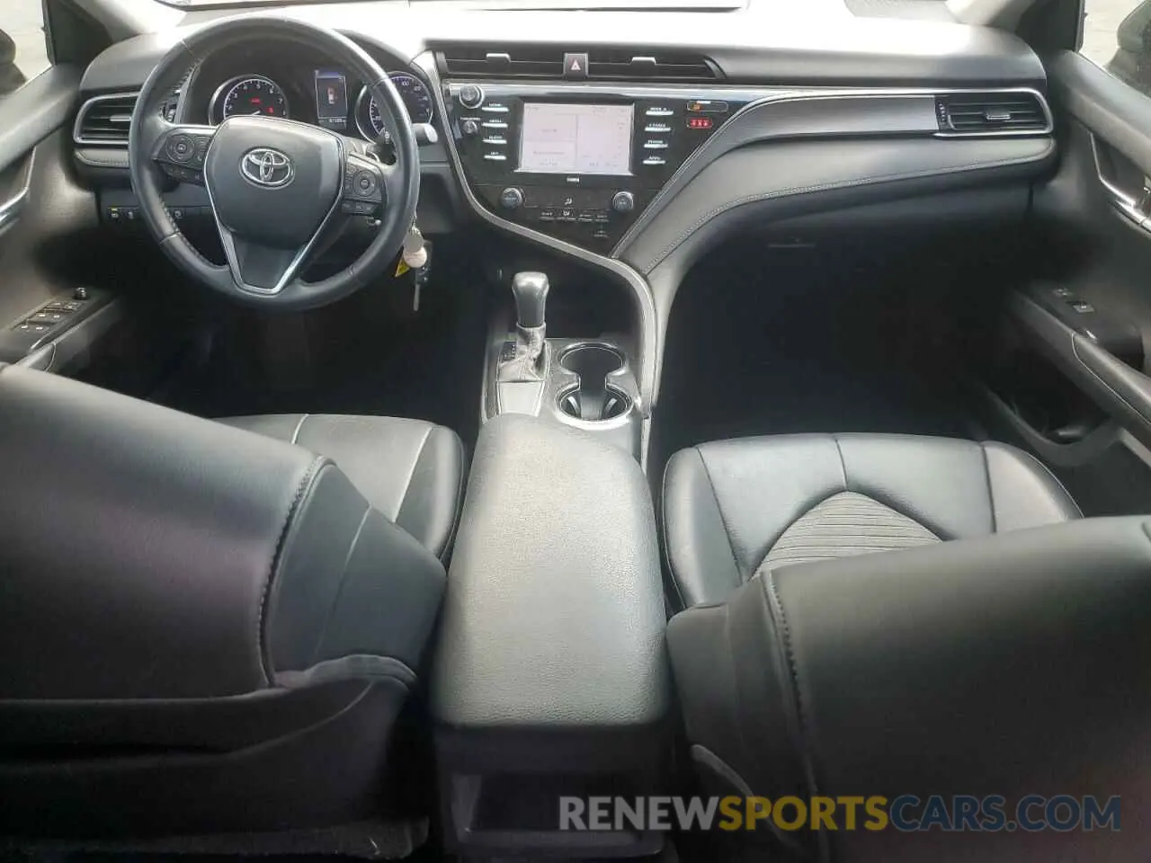8 fotografías del automóvil dañado 4T1G11AK3LU877883 TOYOTA CAMRY 2020