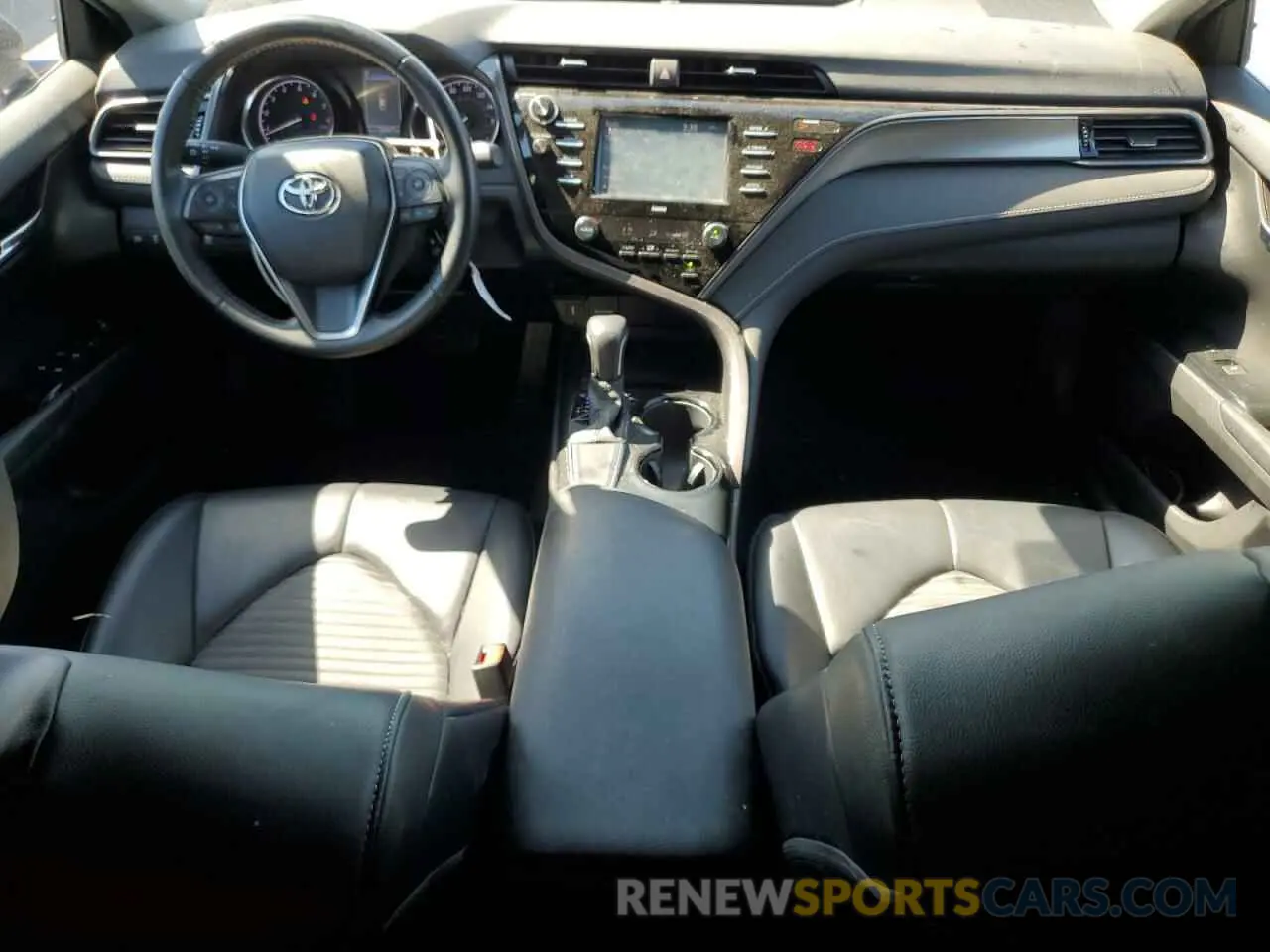 8 fotografías del automóvil dañado 4T1G11AK3LU887927 TOYOTA CAMRY 2020
