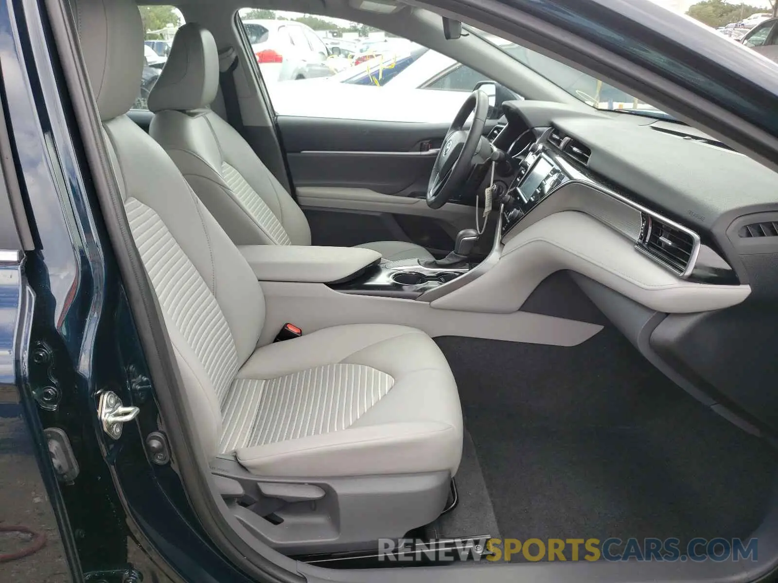 5 fotografías del automóvil dañado 4T1G11AK3LU905875 TOYOTA CAMRY 2020