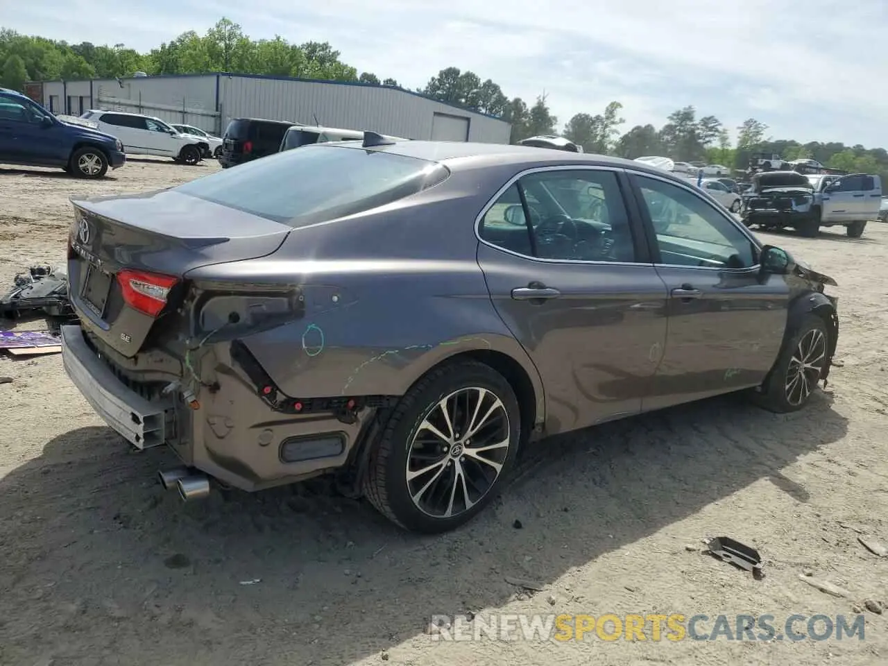 3 fotografías del automóvil dañado 4T1G11AK3LU907979 TOYOTA CAMRY 2020
