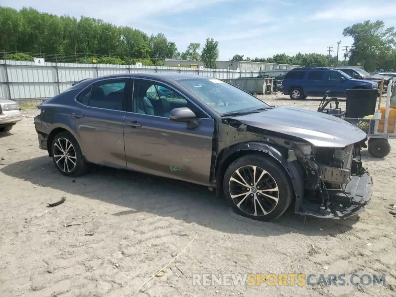 4 fotografías del automóvil dañado 4T1G11AK3LU907979 TOYOTA CAMRY 2020