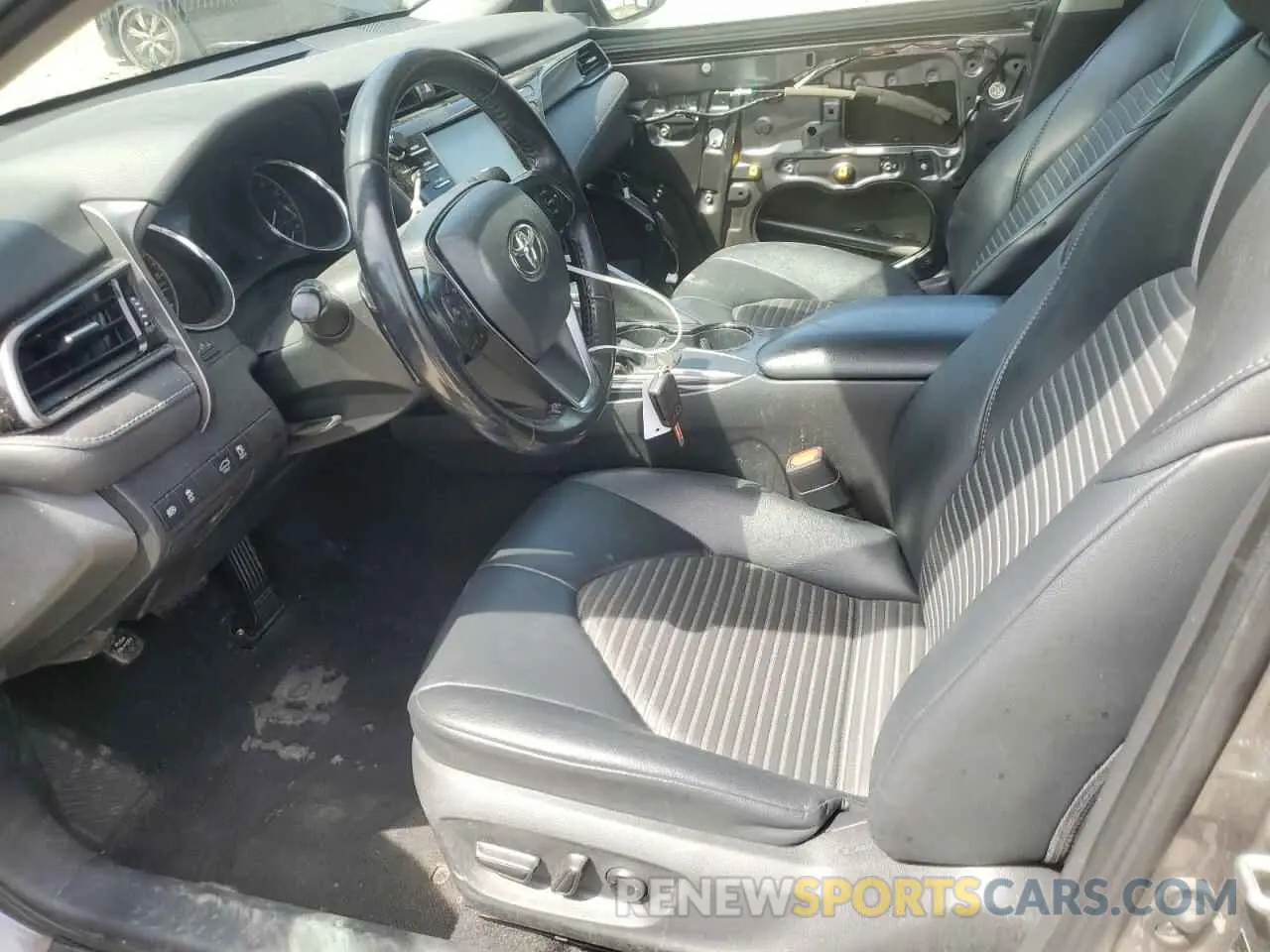 7 fotografías del automóvil dañado 4T1G11AK3LU907979 TOYOTA CAMRY 2020