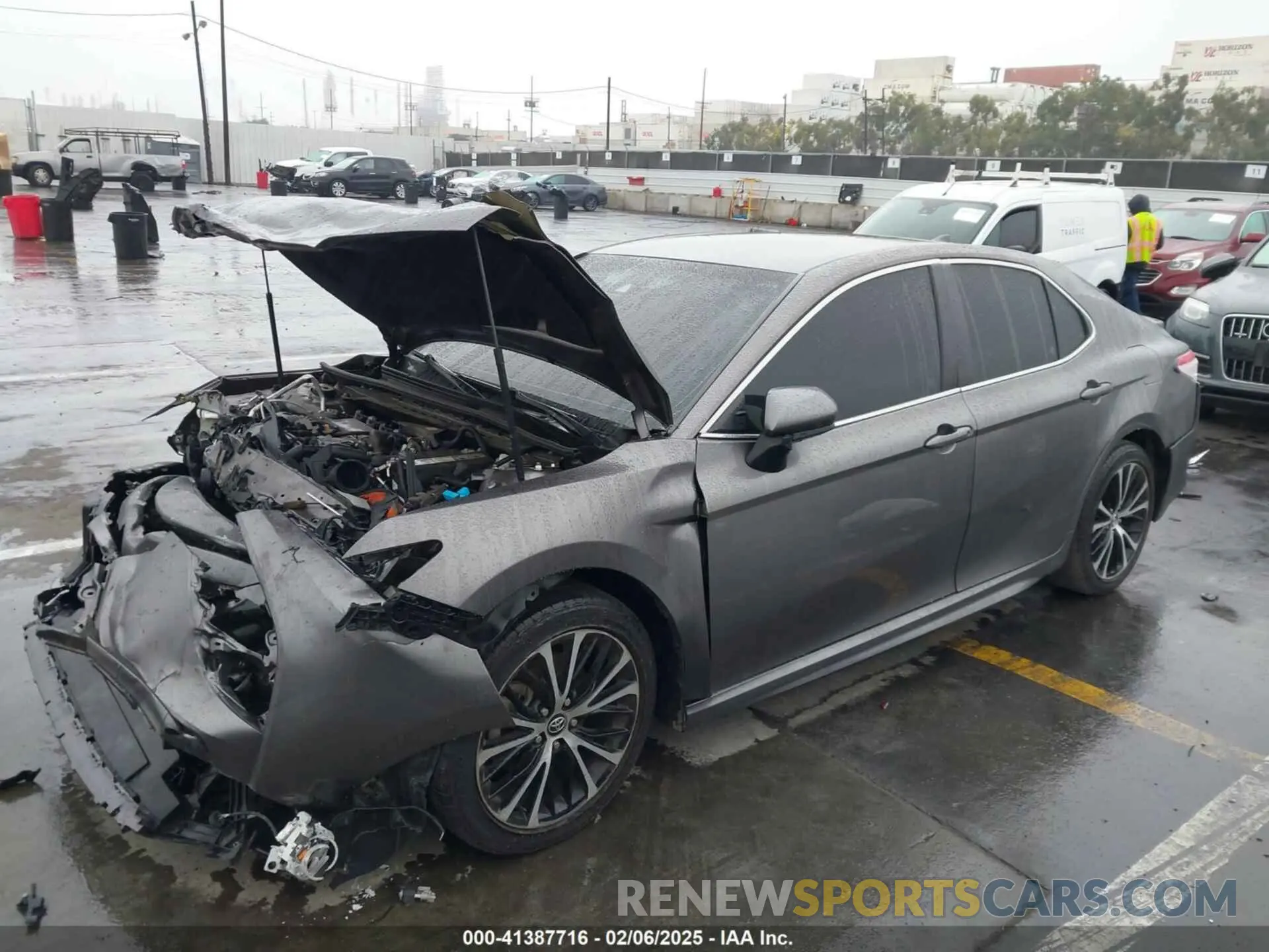 2 fotografías del automóvil dañado 4T1G11AK3LU912826 TOYOTA CAMRY 2020