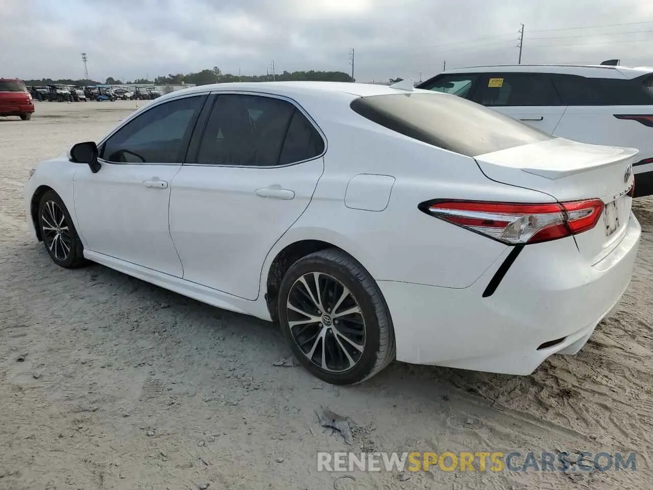 2 fotografías del automóvil dañado 4T1G11AK3LU918884 TOYOTA CAMRY 2020