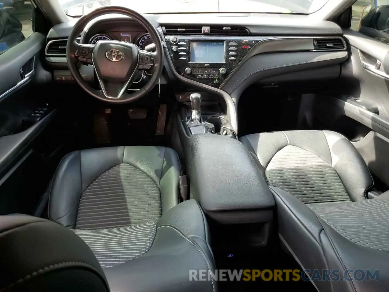 8 fotografías del automóvil dañado 4T1G11AK3LU924006 TOYOTA CAMRY 2020