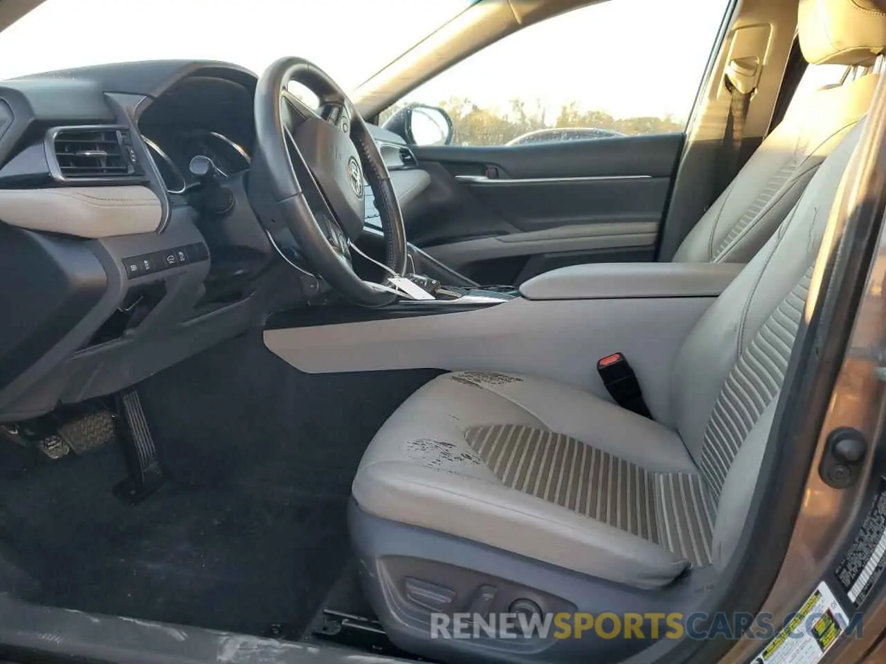 7 fotografías del automóvil dañado 4T1G11AK3LU932252 TOYOTA CAMRY 2020