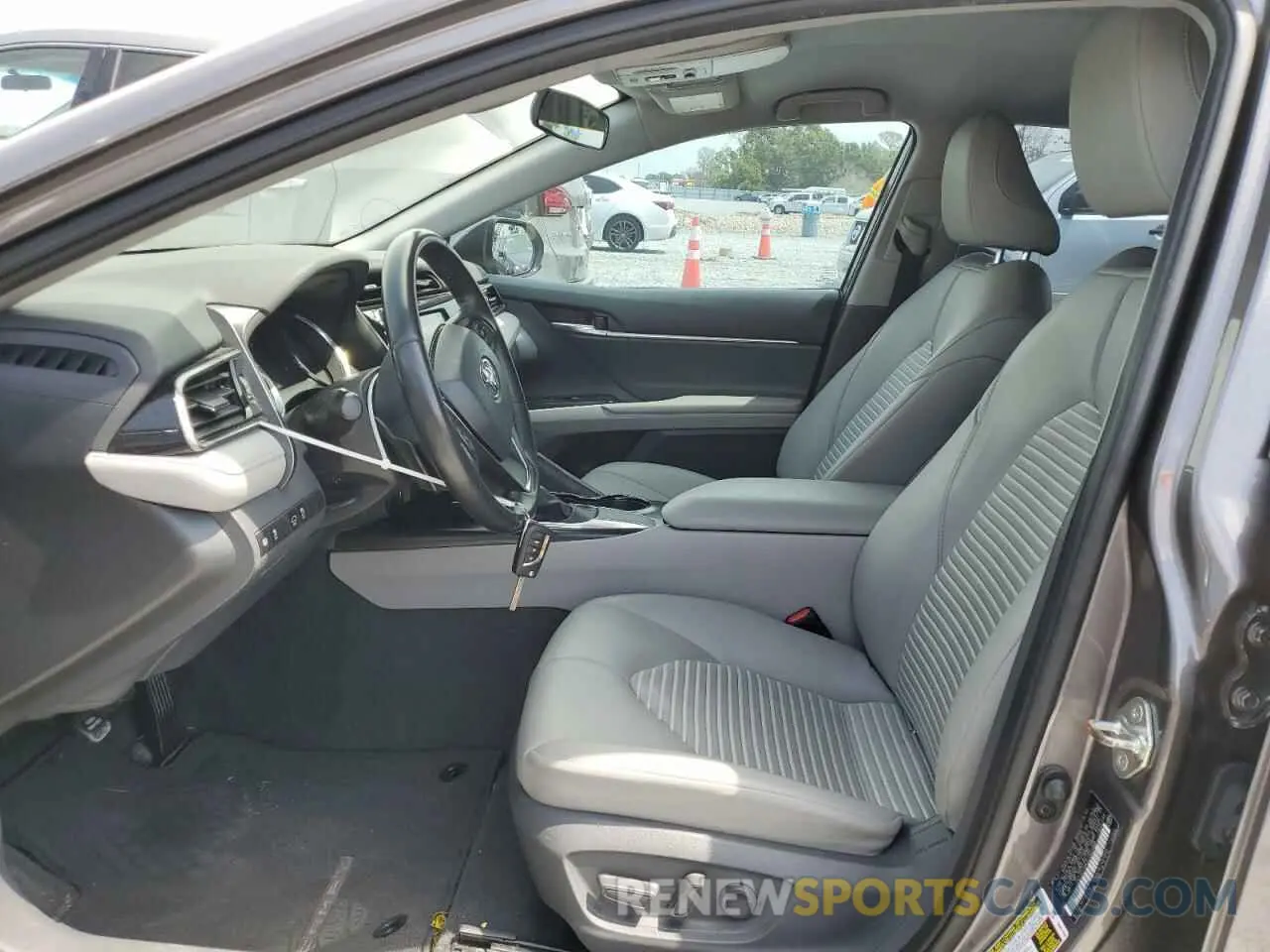 7 fotografías del automóvil dañado 4T1G11AK3LU934888 TOYOTA CAMRY 2020