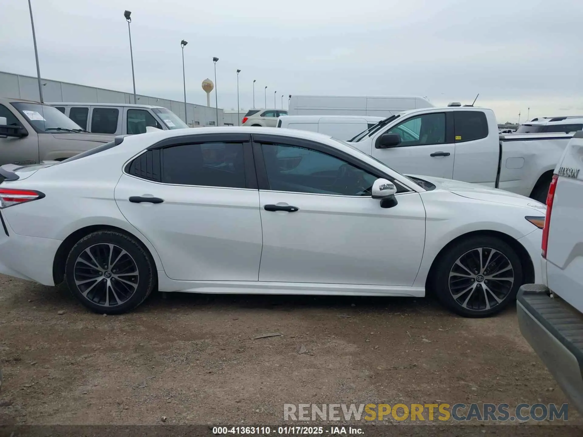 14 fotografías del automóvil dañado 4T1G11AK3LU944076 TOYOTA CAMRY 2020