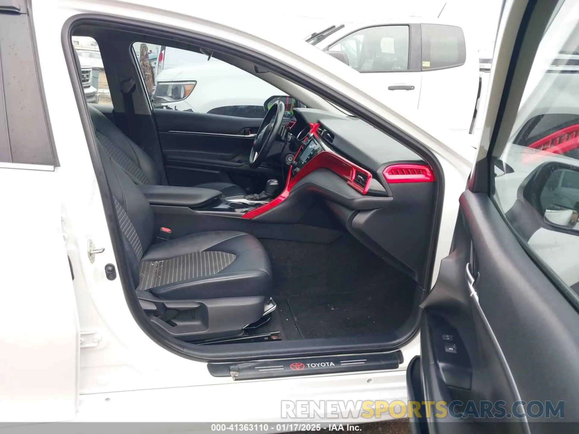 5 fotografías del automóvil dañado 4T1G11AK3LU944076 TOYOTA CAMRY 2020