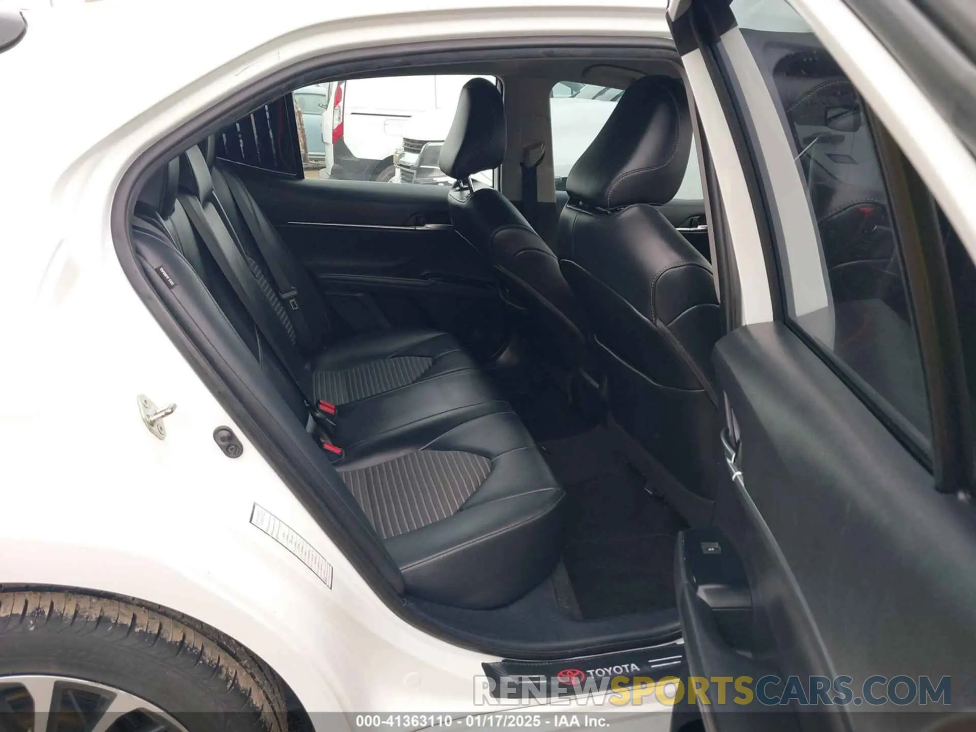 8 fotografías del automóvil dañado 4T1G11AK3LU944076 TOYOTA CAMRY 2020