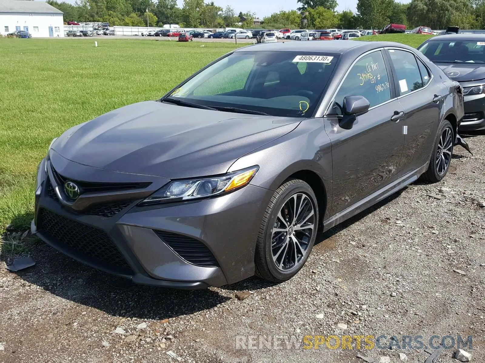 2 fotografías del automóvil dañado 4T1G11AK3LU949326 TOYOTA CAMRY 2020