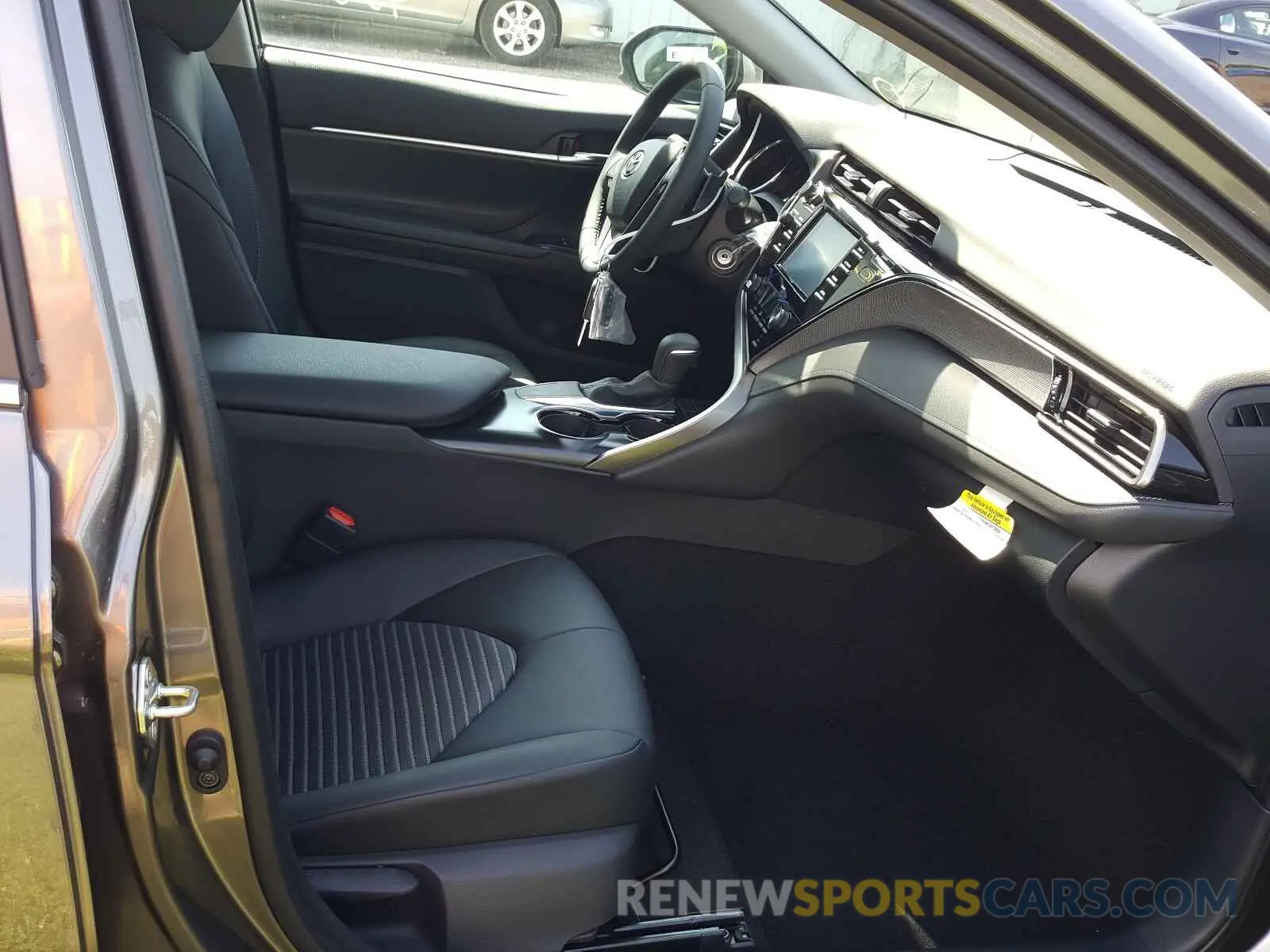 5 fotografías del automóvil dañado 4T1G11AK3LU949326 TOYOTA CAMRY 2020