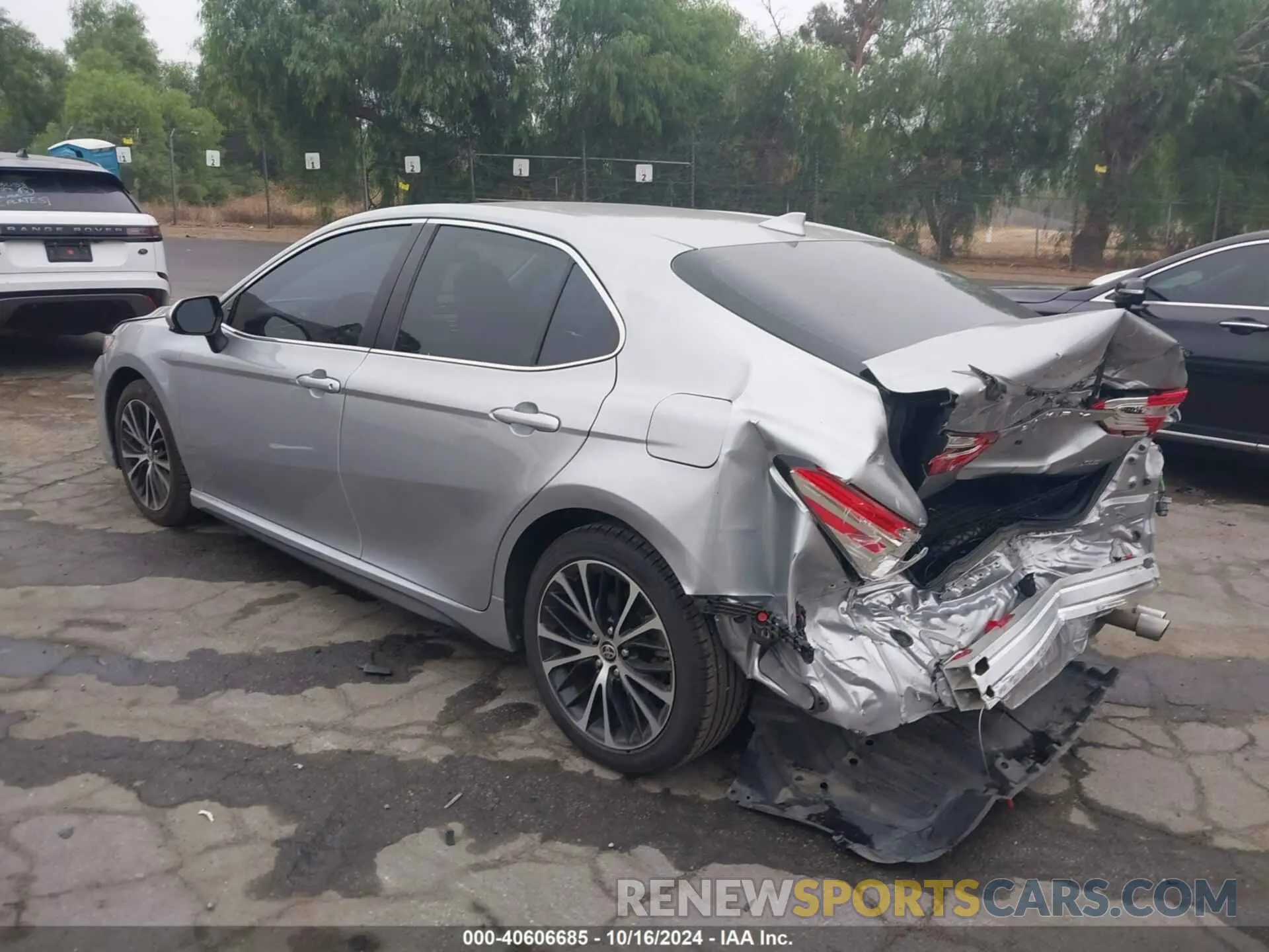 3 fotografías del automóvil dañado 4T1G11AK3LU982746 TOYOTA CAMRY 2020