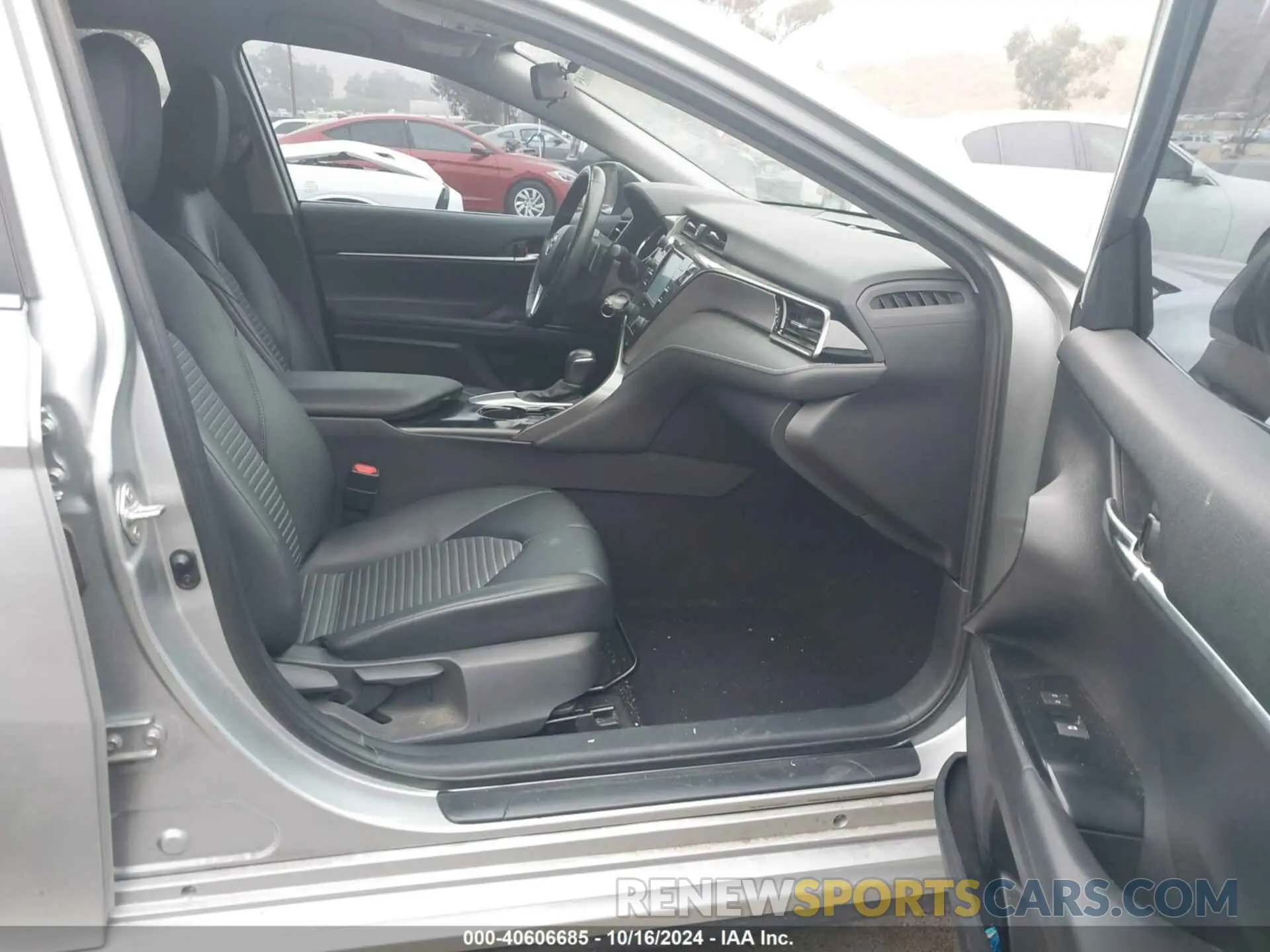 5 fotografías del automóvil dañado 4T1G11AK3LU982746 TOYOTA CAMRY 2020
