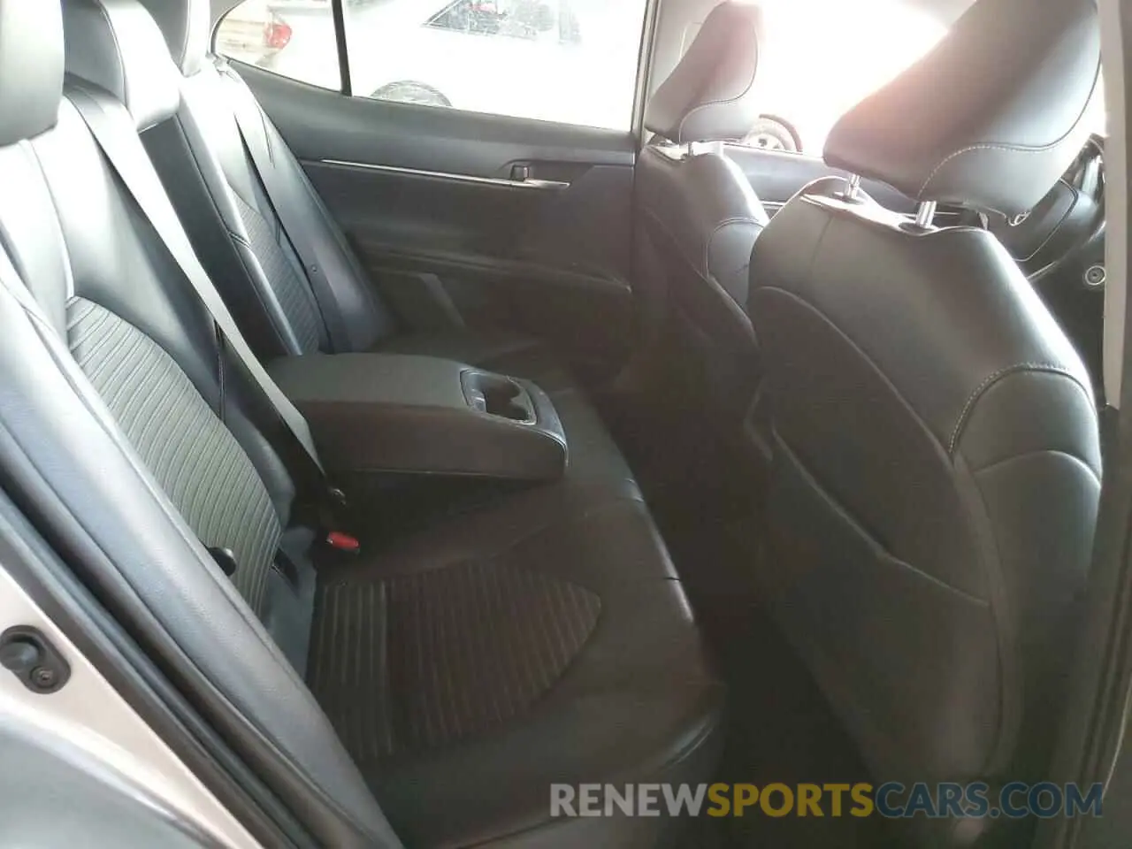 10 fotografías del automóvil dañado 4T1G11AK4LU302224 TOYOTA CAMRY 2020