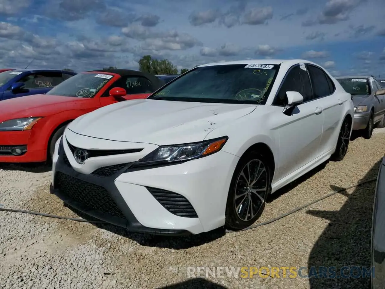 2 fotografías del automóvil dañado 4T1G11AK4LU306628 TOYOTA CAMRY 2020