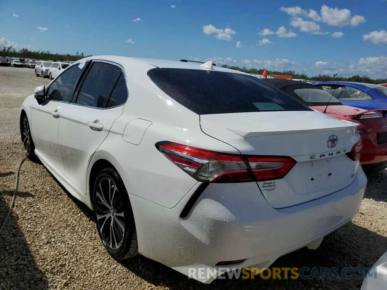 3 fotografías del automóvil dañado 4T1G11AK4LU306628 TOYOTA CAMRY 2020