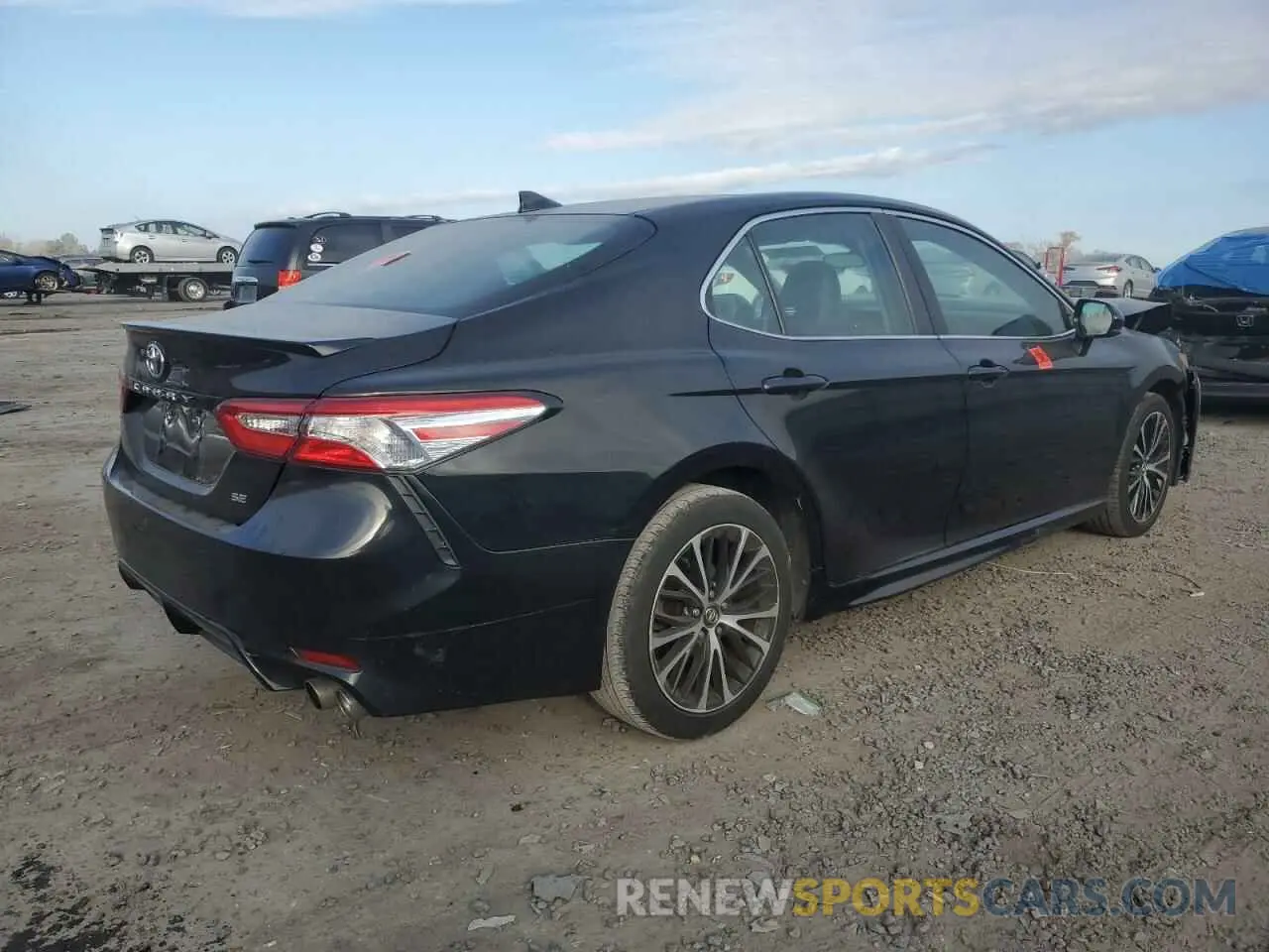 3 fotografías del automóvil dañado 4T1G11AK4LU307083 TOYOTA CAMRY 2020