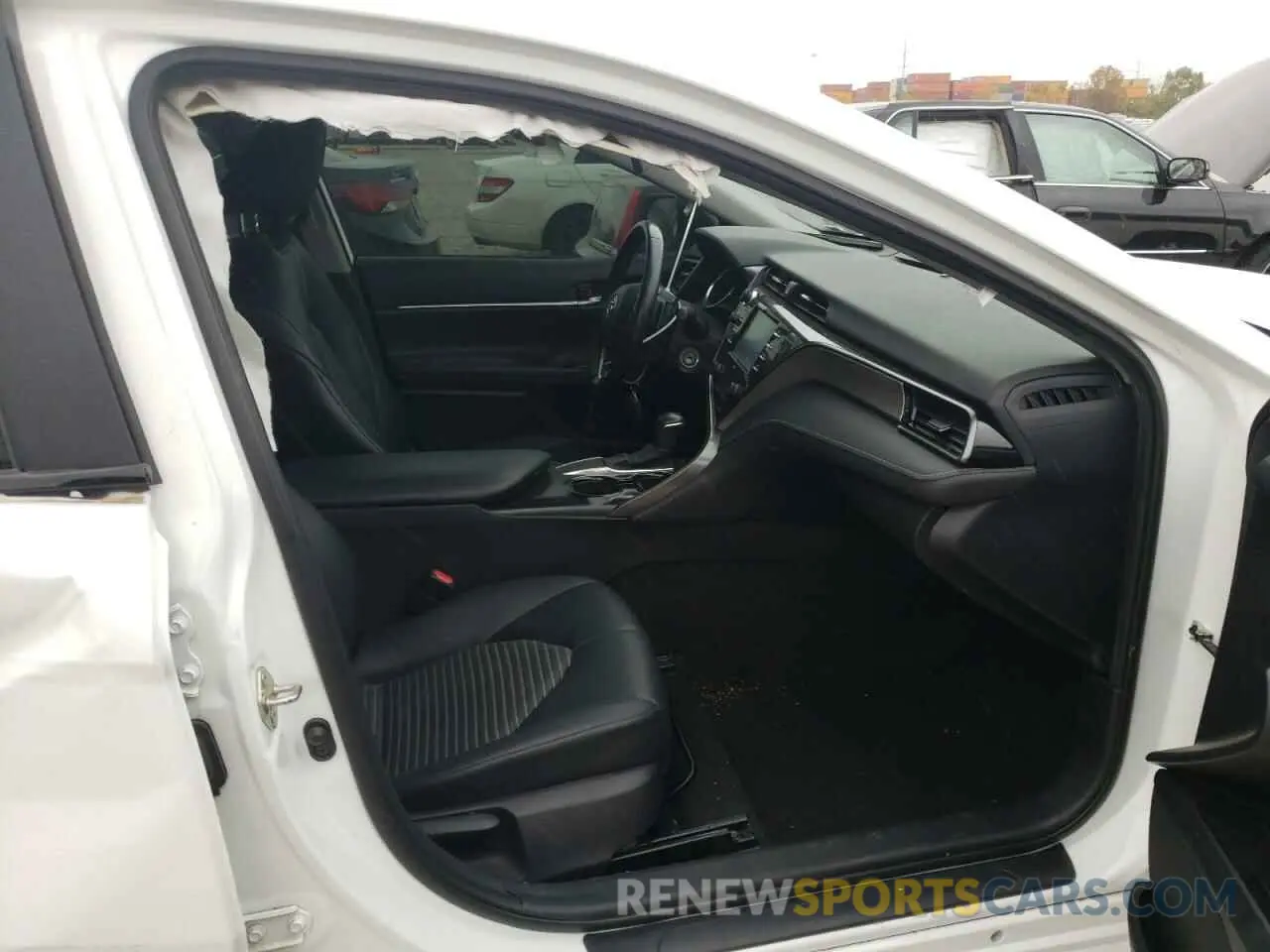 5 fotografías del automóvil dañado 4T1G11AK4LU311800 TOYOTA CAMRY 2020