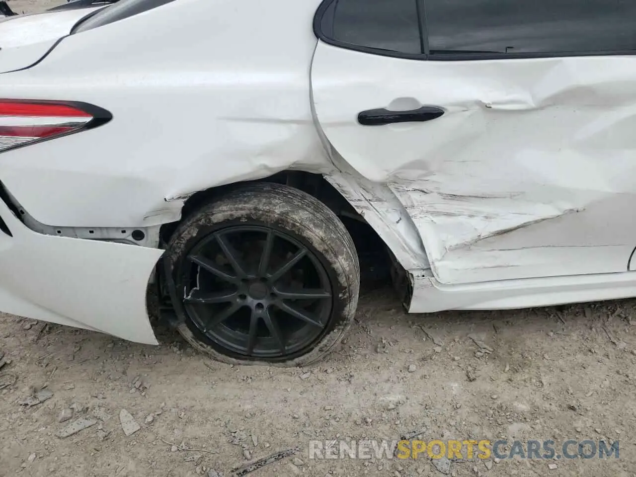 9 fotografías del automóvil dañado 4T1G11AK4LU311800 TOYOTA CAMRY 2020