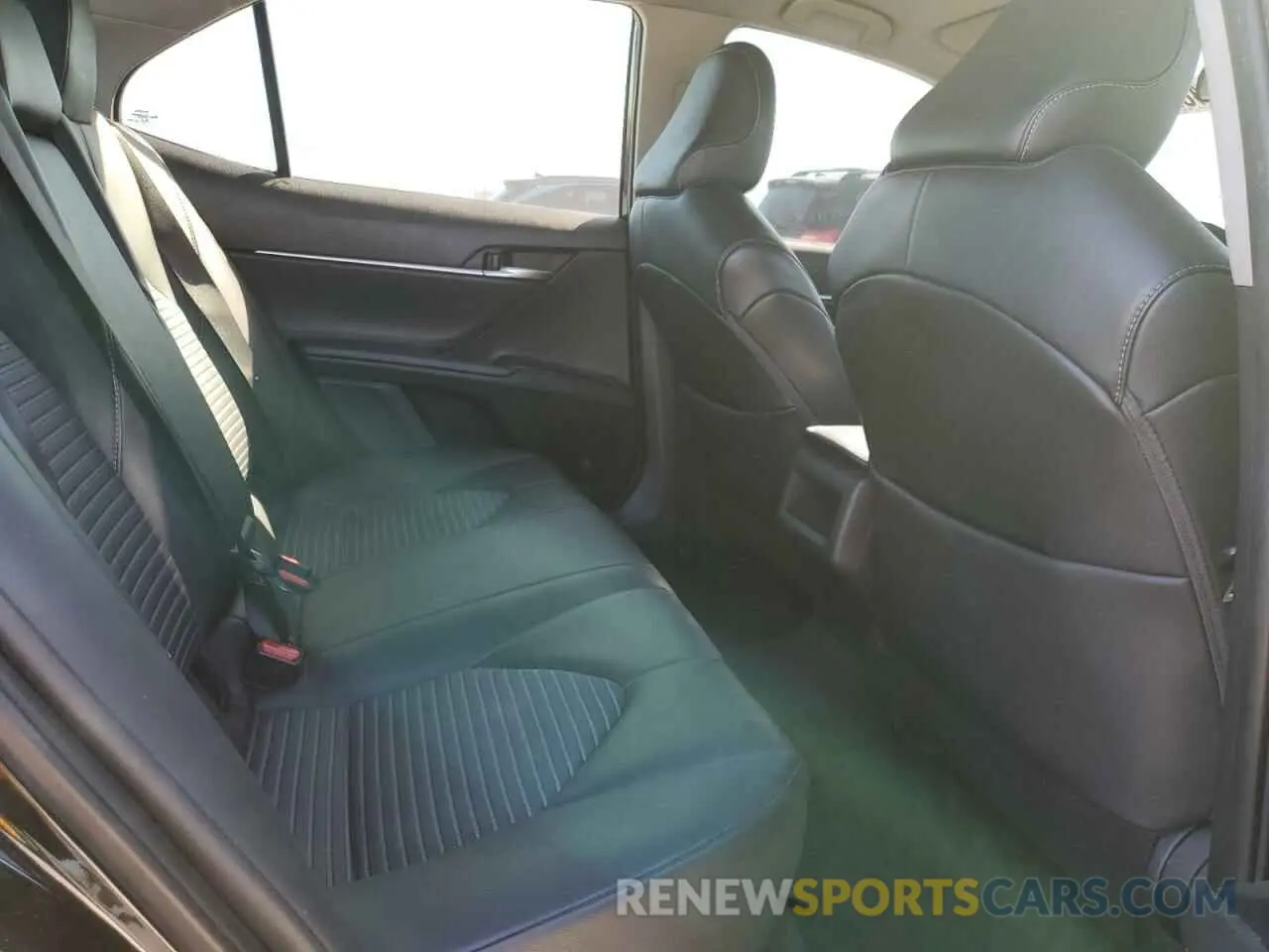 10 fotografías del automóvil dañado 4T1G11AK4LU320500 TOYOTA CAMRY 2020