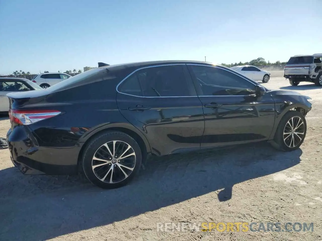 3 fotografías del automóvil dañado 4T1G11AK4LU320500 TOYOTA CAMRY 2020