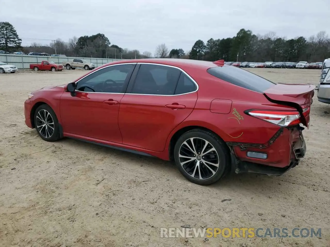 2 fotografías del automóvil dañado 4T1G11AK4LU327513 TOYOTA CAMRY 2020