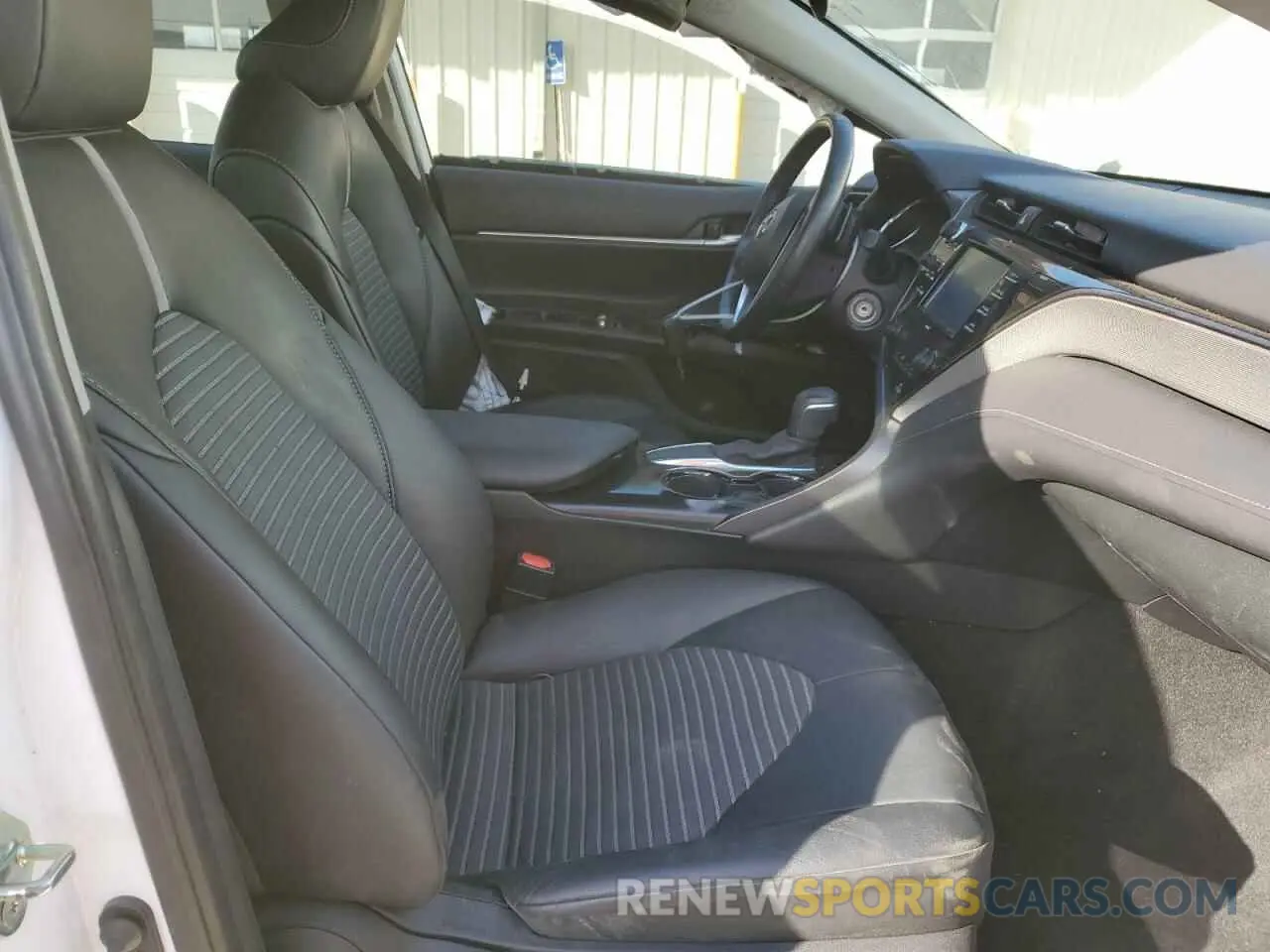 7 fotografías del automóvil dañado 4T1G11AK4LU329911 TOYOTA CAMRY 2020