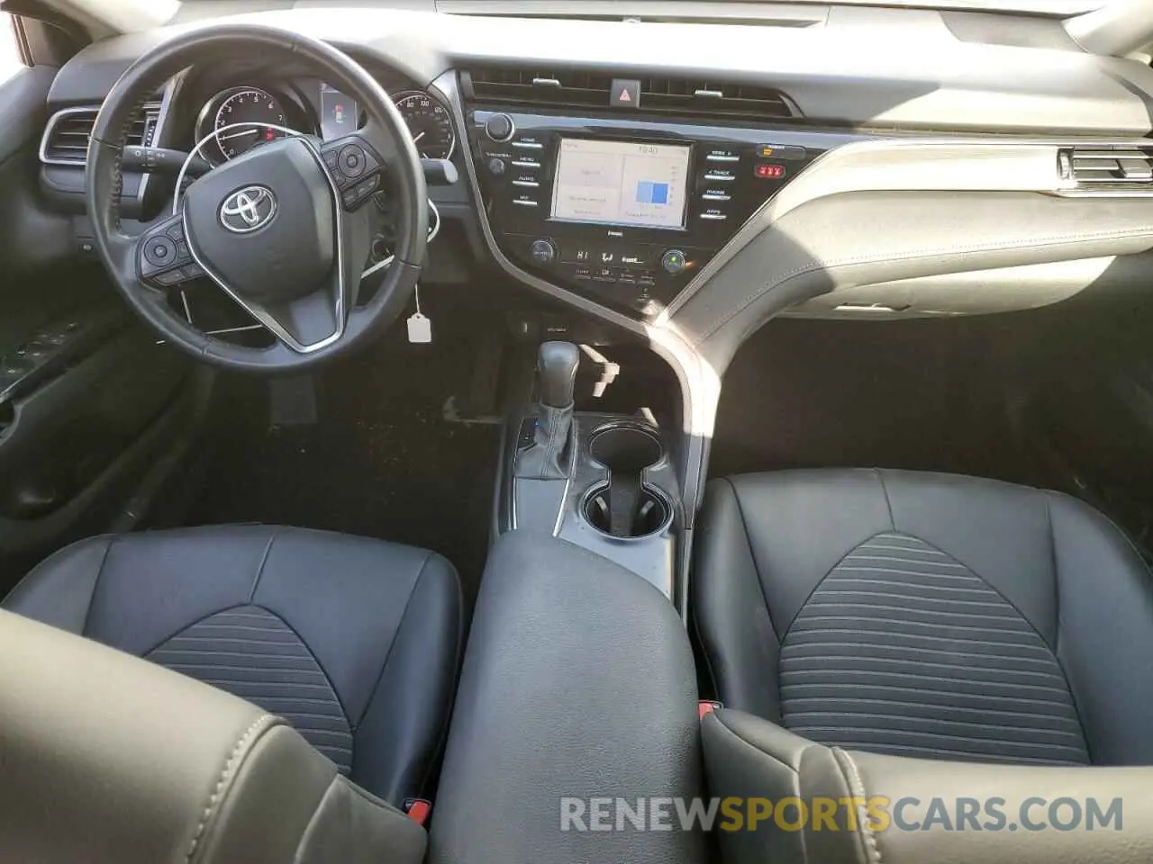 8 fotografías del automóvil dañado 4T1G11AK4LU329911 TOYOTA CAMRY 2020