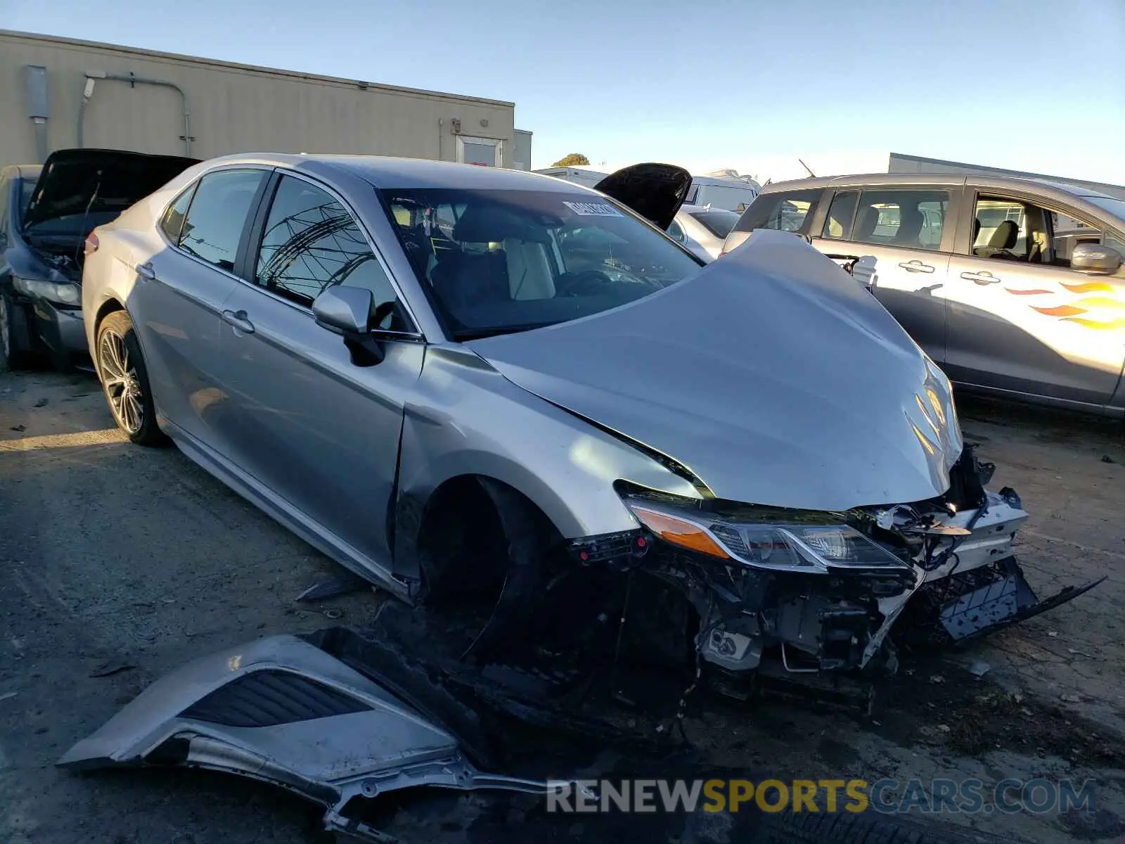 1 fotografías del automóvil dañado 4T1G11AK4LU330296 TOYOTA CAMRY 2020