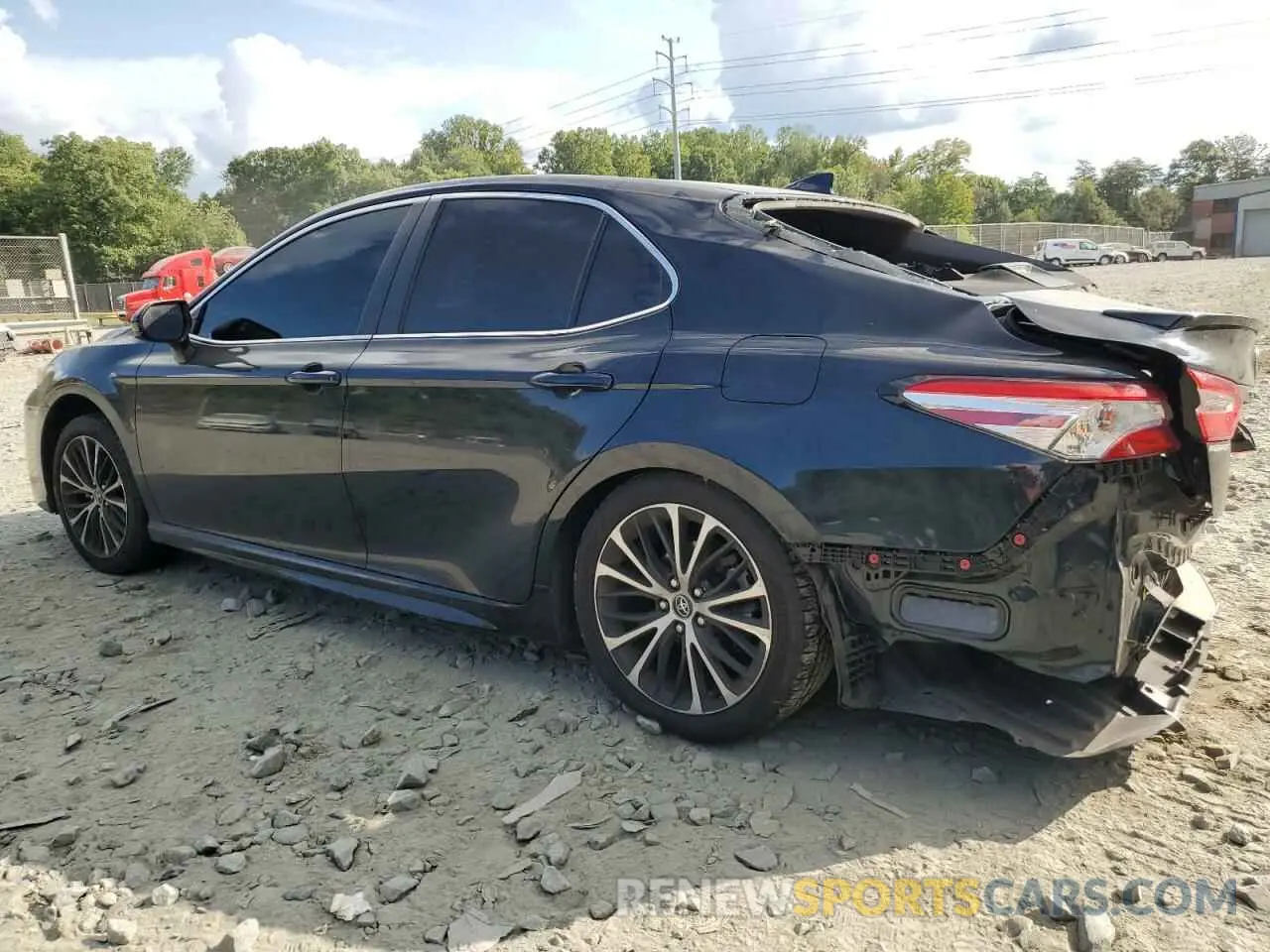 2 fotografías del automóvil dañado 4T1G11AK4LU339287 TOYOTA CAMRY 2020