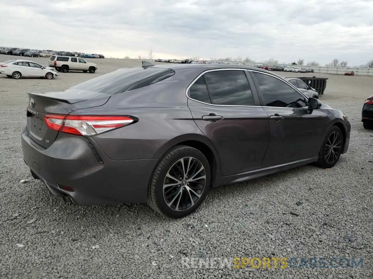 3 fotografías del automóvil dañado 4T1G11AK4LU343338 TOYOTA CAMRY 2020