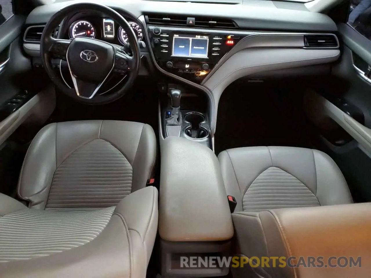 8 fotografías del automóvil dañado 4T1G11AK4LU343338 TOYOTA CAMRY 2020
