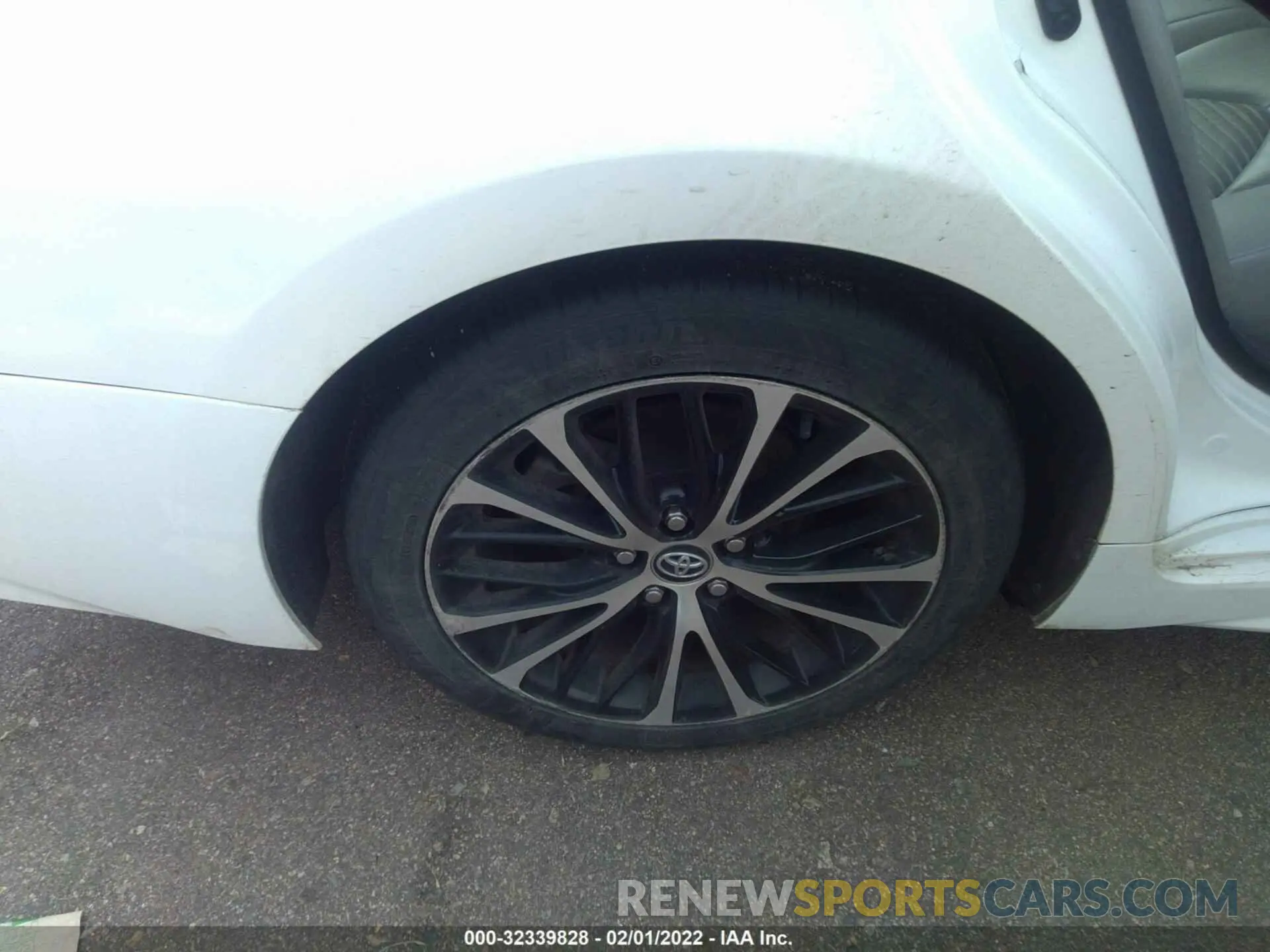 15 fotografías del automóvil dañado 4T1G11AK4LU348023 TOYOTA CAMRY 2020
