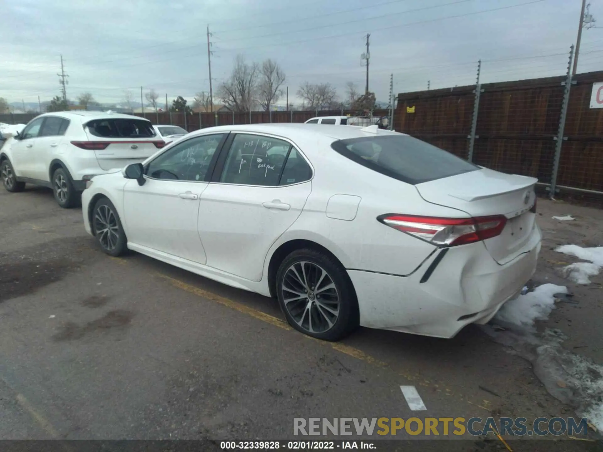 3 fotografías del automóvil dañado 4T1G11AK4LU348023 TOYOTA CAMRY 2020