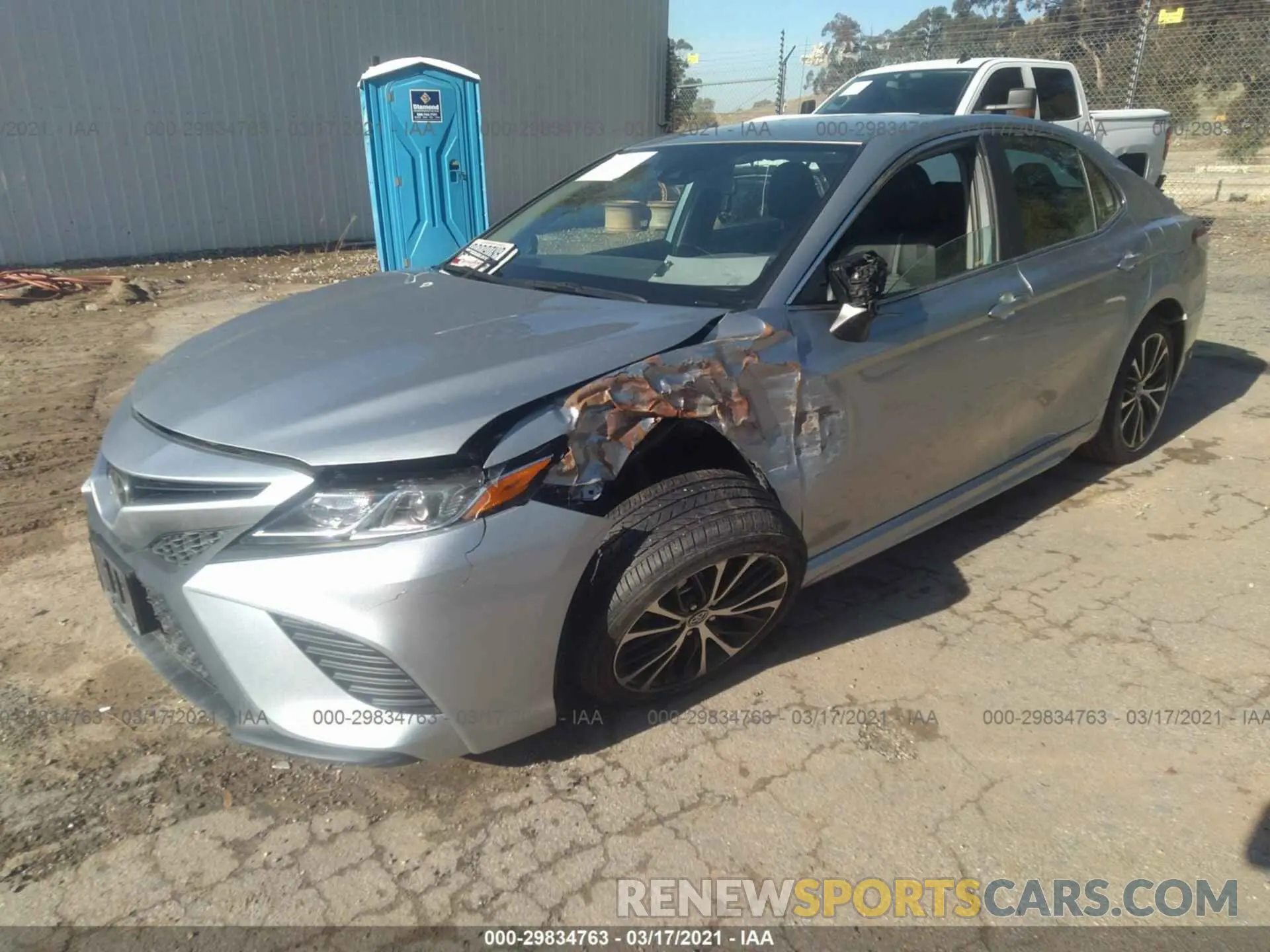 2 fotografías del automóvil dañado 4T1G11AK4LU351472 TOYOTA CAMRY 2020