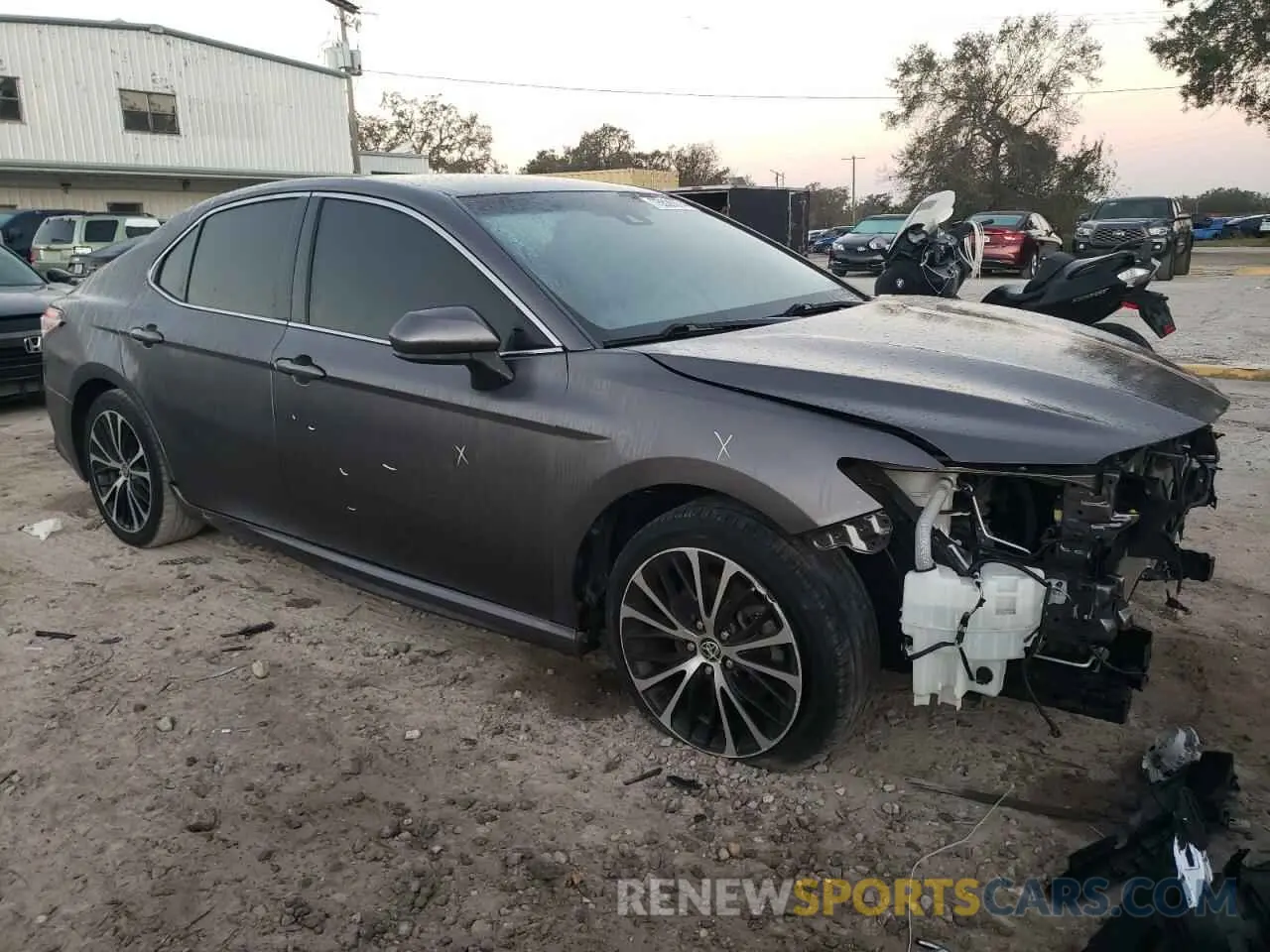 4 fotografías del automóvil dañado 4T1G11AK4LU359362 TOYOTA CAMRY 2020