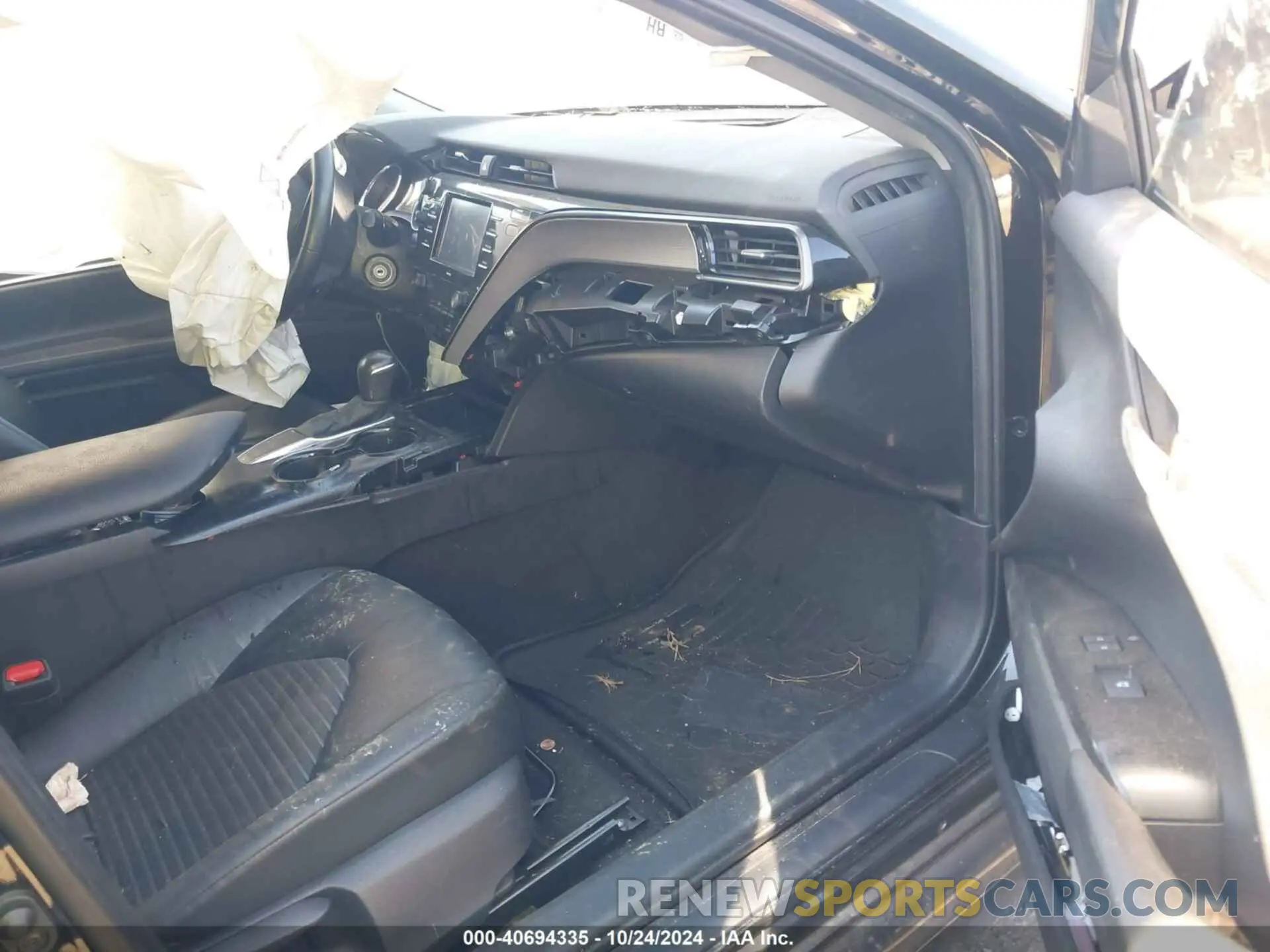 5 fotografías del automóvil dañado 4T1G11AK4LU392698 TOYOTA CAMRY 2020