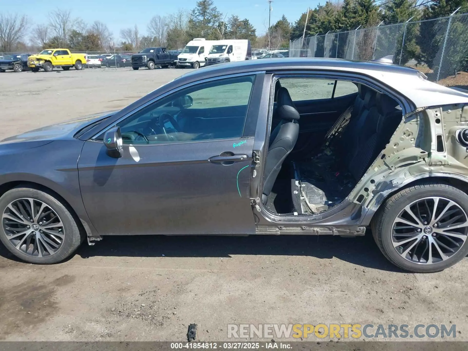 14 fotografías del automóvil dañado 4T1G11AK4LU871803 TOYOTA CAMRY 2020