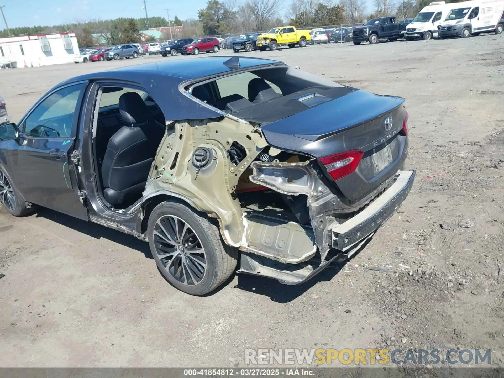 3 fotografías del automóvil dañado 4T1G11AK4LU871803 TOYOTA CAMRY 2020