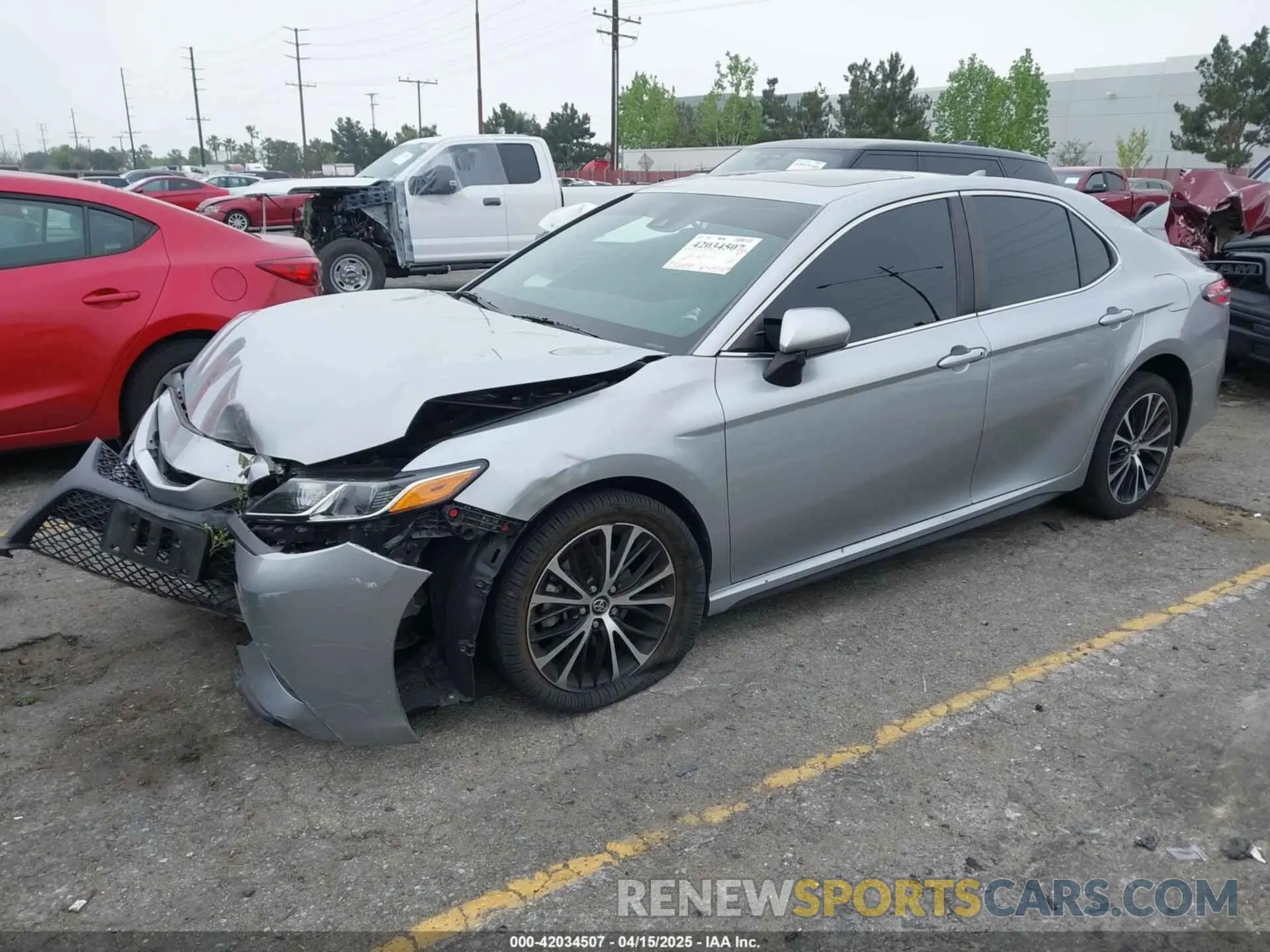 2 fotografías del automóvil dañado 4T1G11AK4LU872773 TOYOTA CAMRY 2020