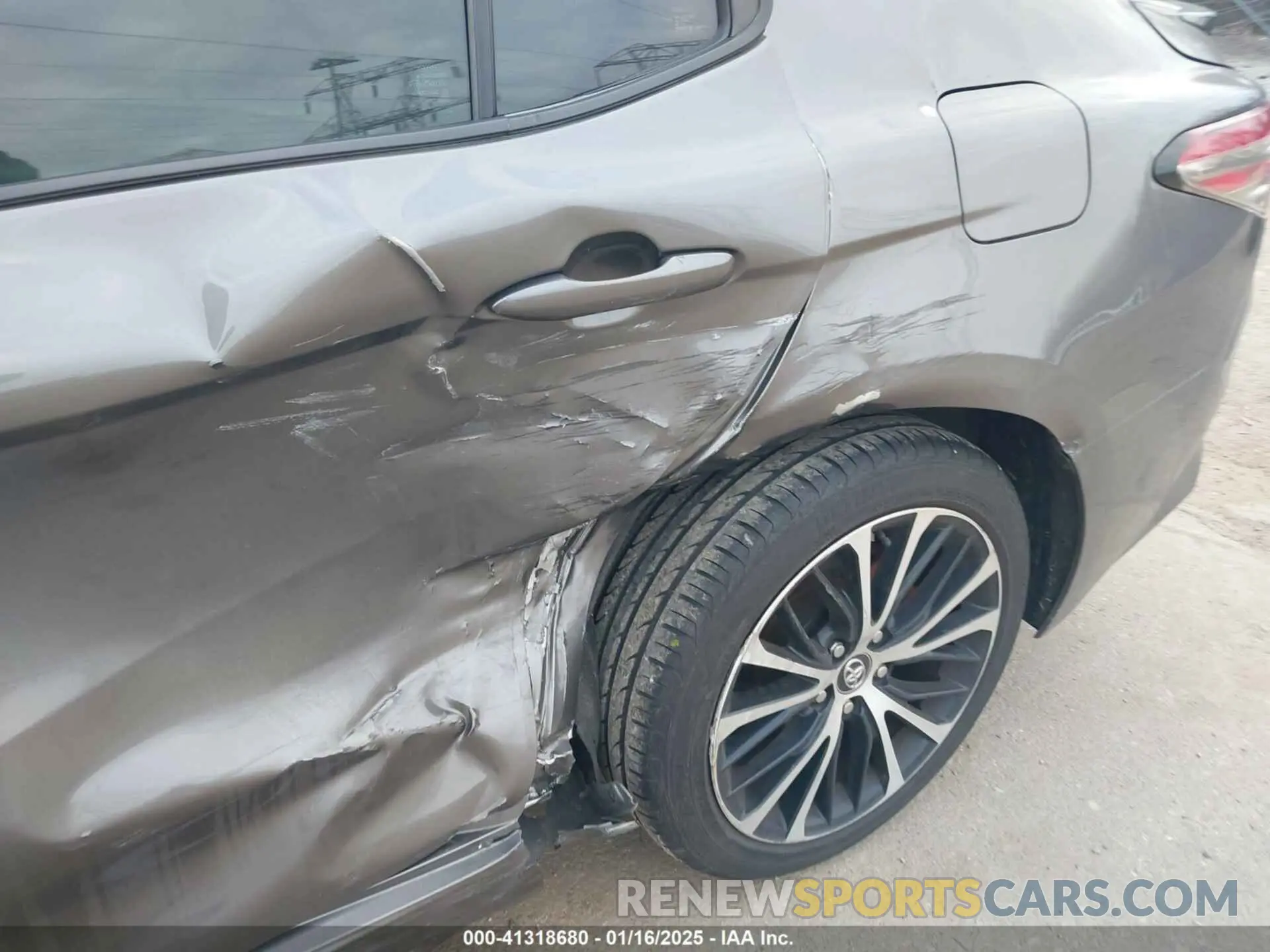 6 fotografías del automóvil dañado 4T1G11AK4LU881375 TOYOTA CAMRY 2020