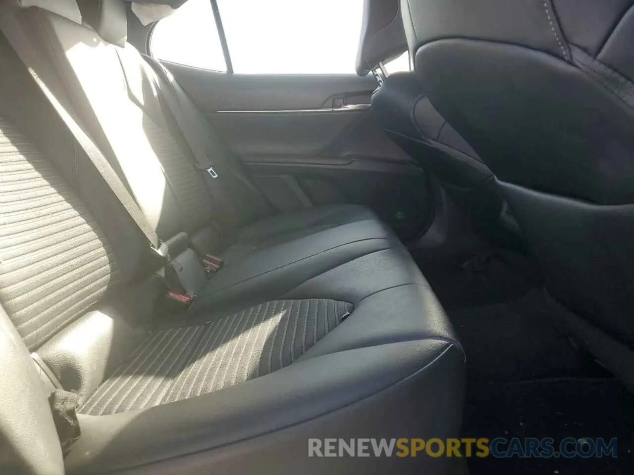 10 fotografías del automóvil dañado 4T1G11AK4LU889329 TOYOTA CAMRY 2020